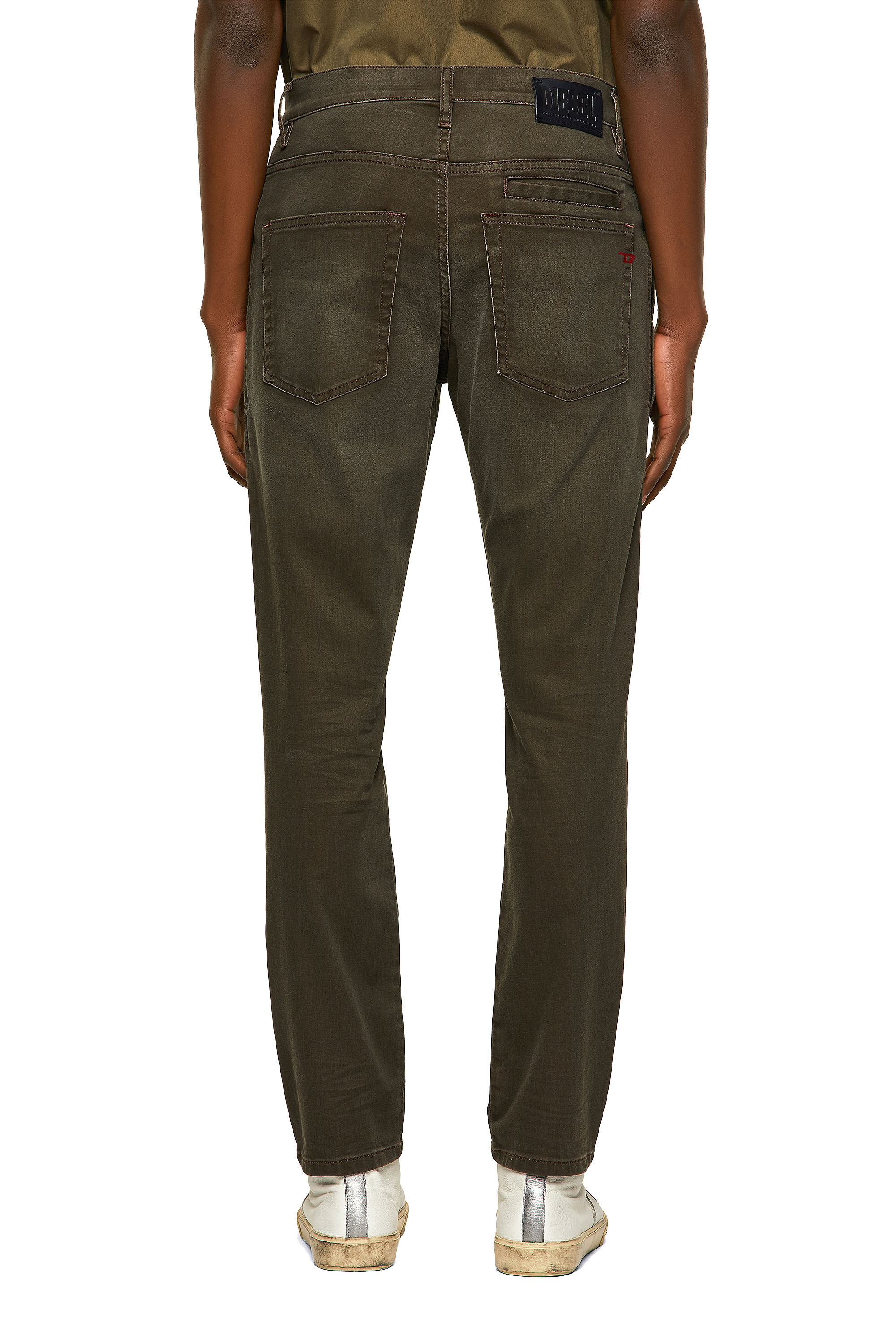 Diesel - D-Fining-Chino 0699P Tapered Jeans, Verde Militar - Image 3