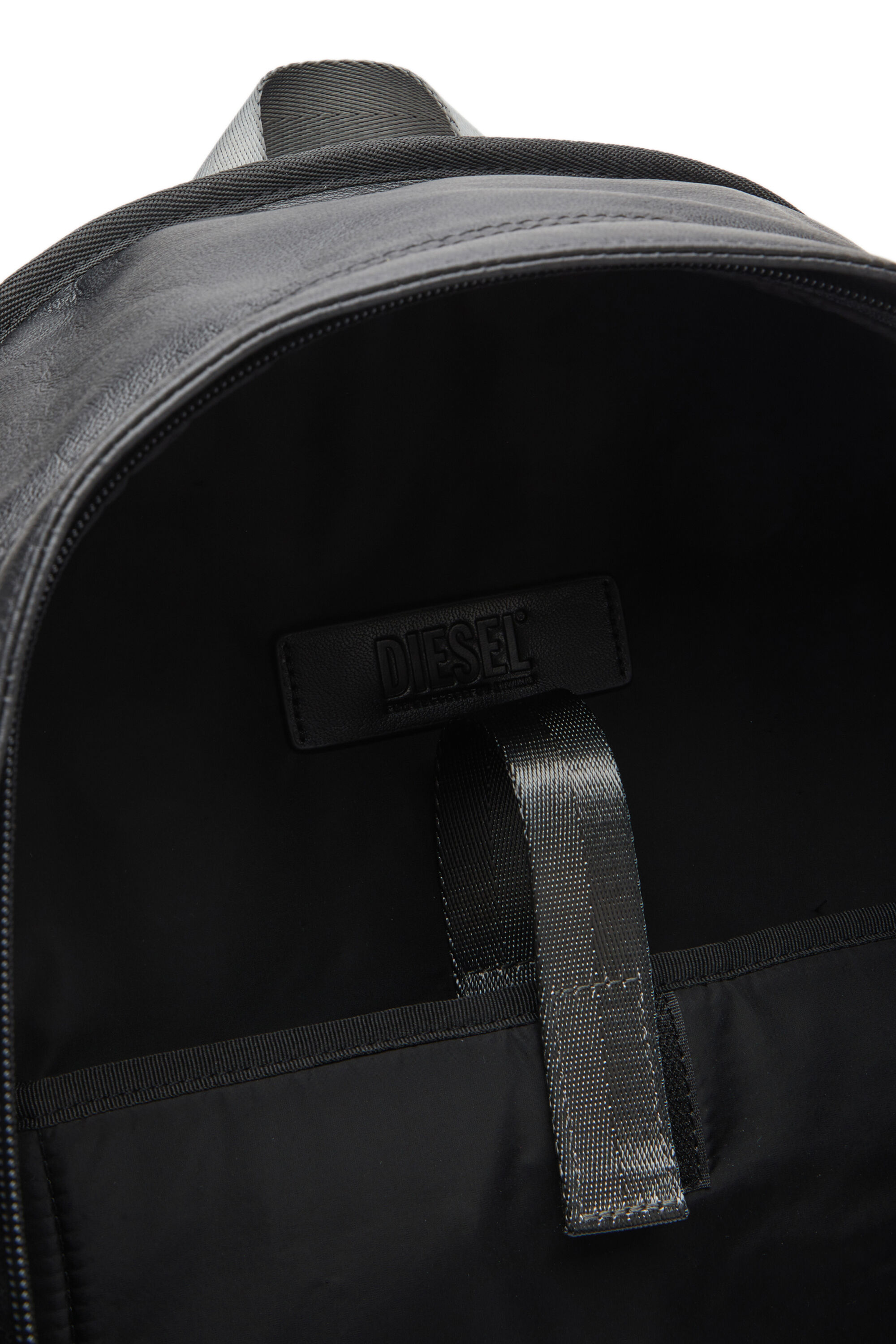★ DIESEL ★ ディーゼルBLACK「RAVE」バックパック Men's Rave-Leather backpack with metal D | Black | Diesel