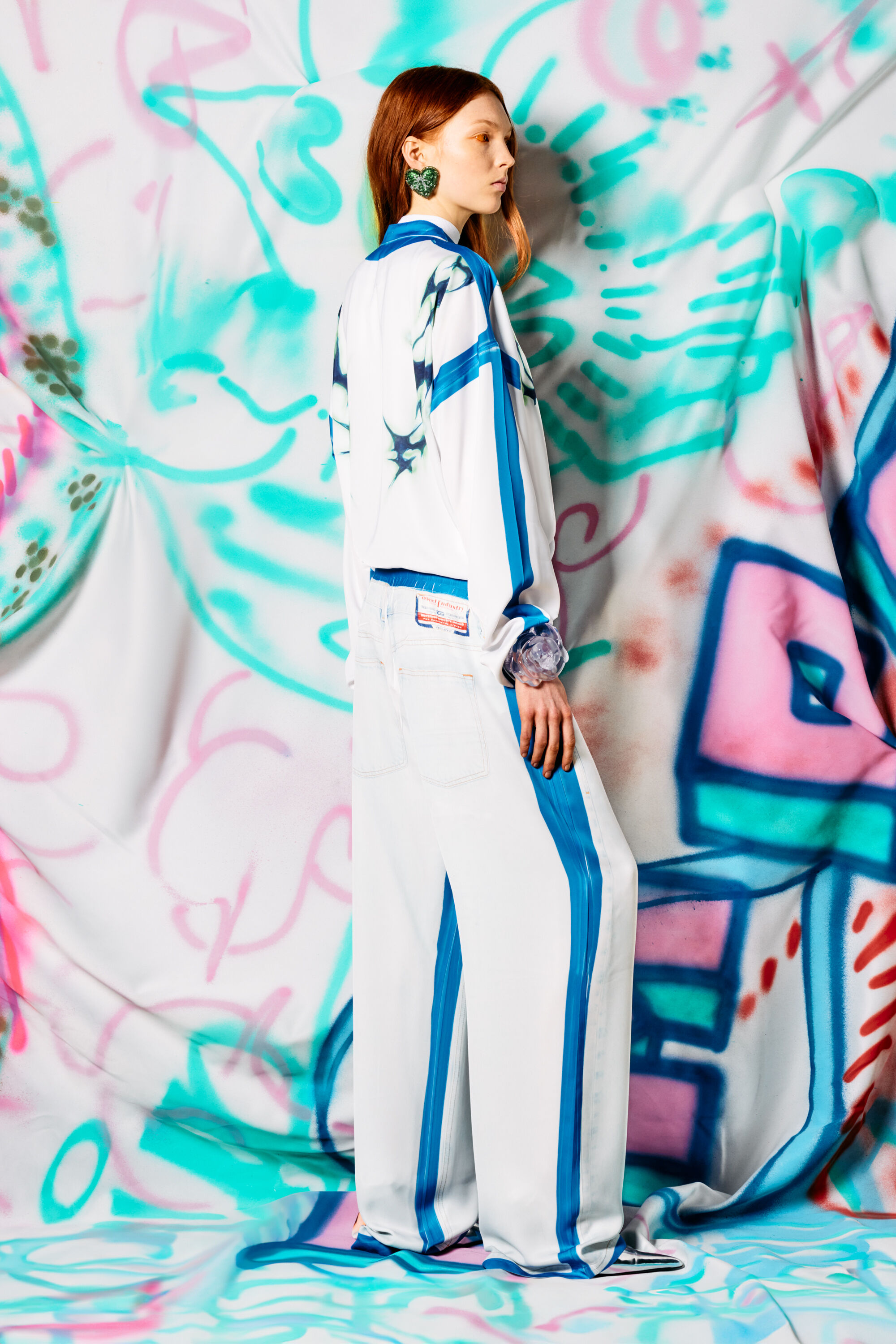Diesel - P-AFTER-GRAFFITI-JAP, Pantalón holgado con estampado graffiti Unisex in Multicolor - 4