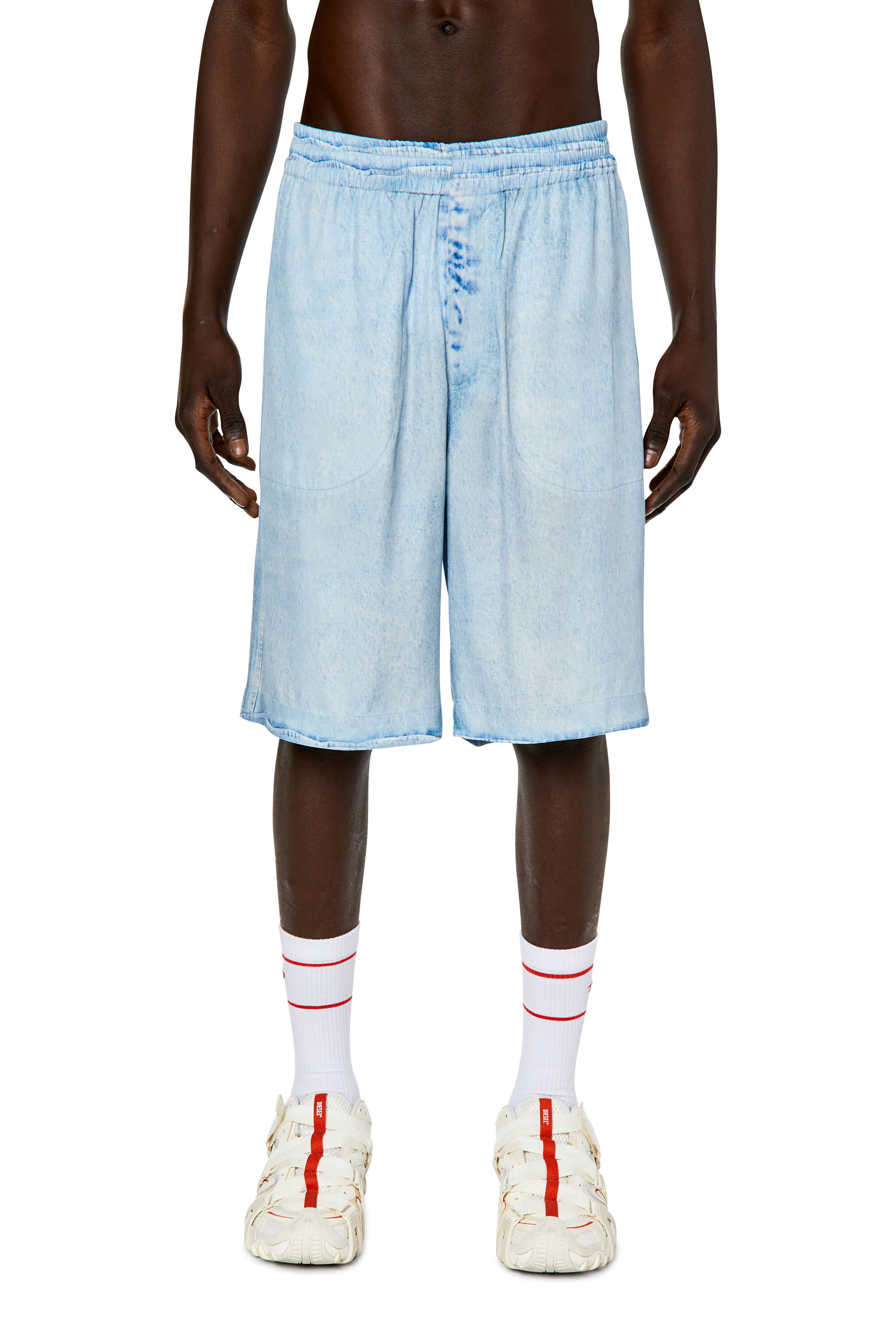 Diesel - P-FERG-DNM, Pantalones cortos con estampado trampantojo Hombre in Azul marino - 3