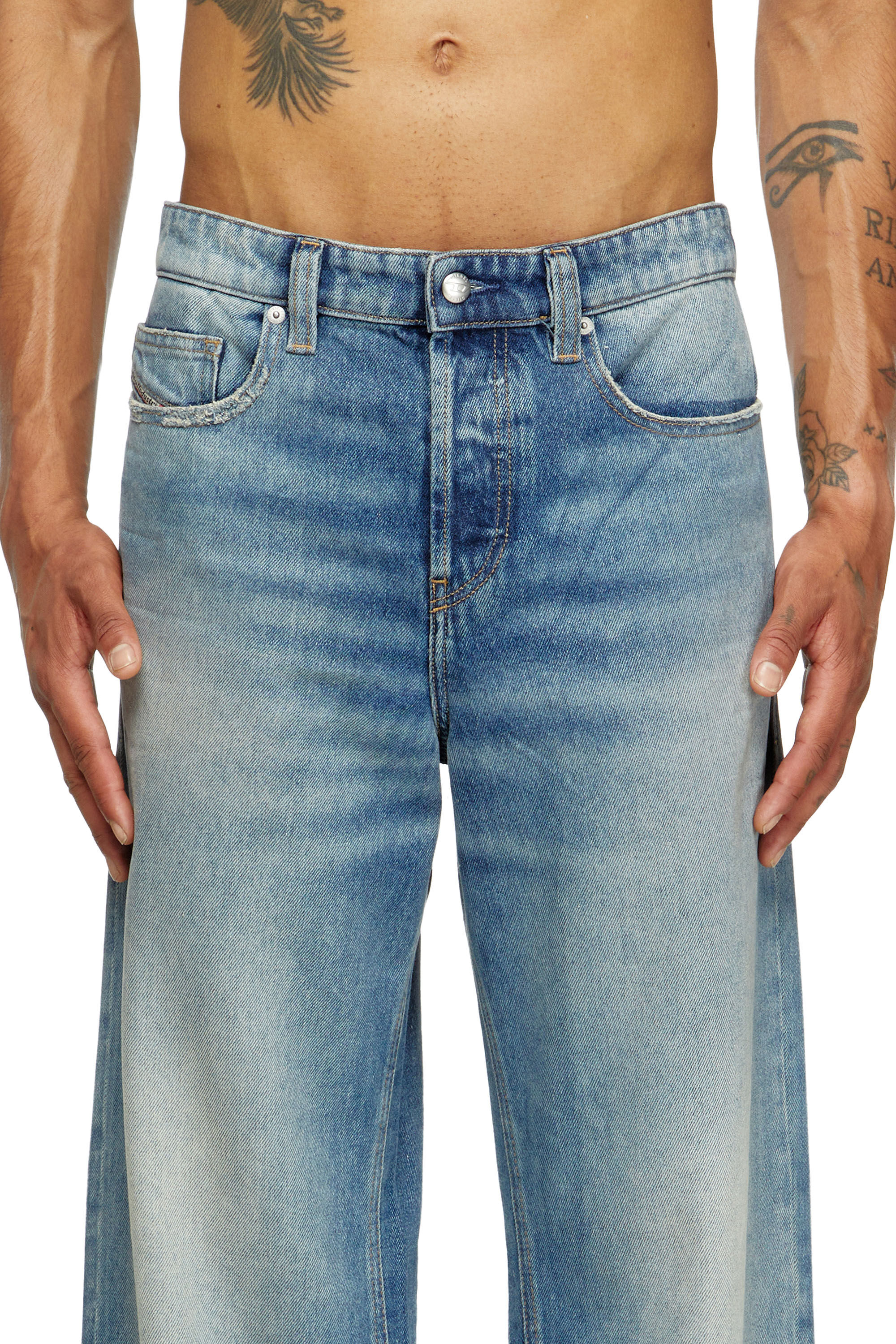 Diesel - Relaxed Jeans 2001 D-Macro 0DBEB Hombre, Azul medio - 5
