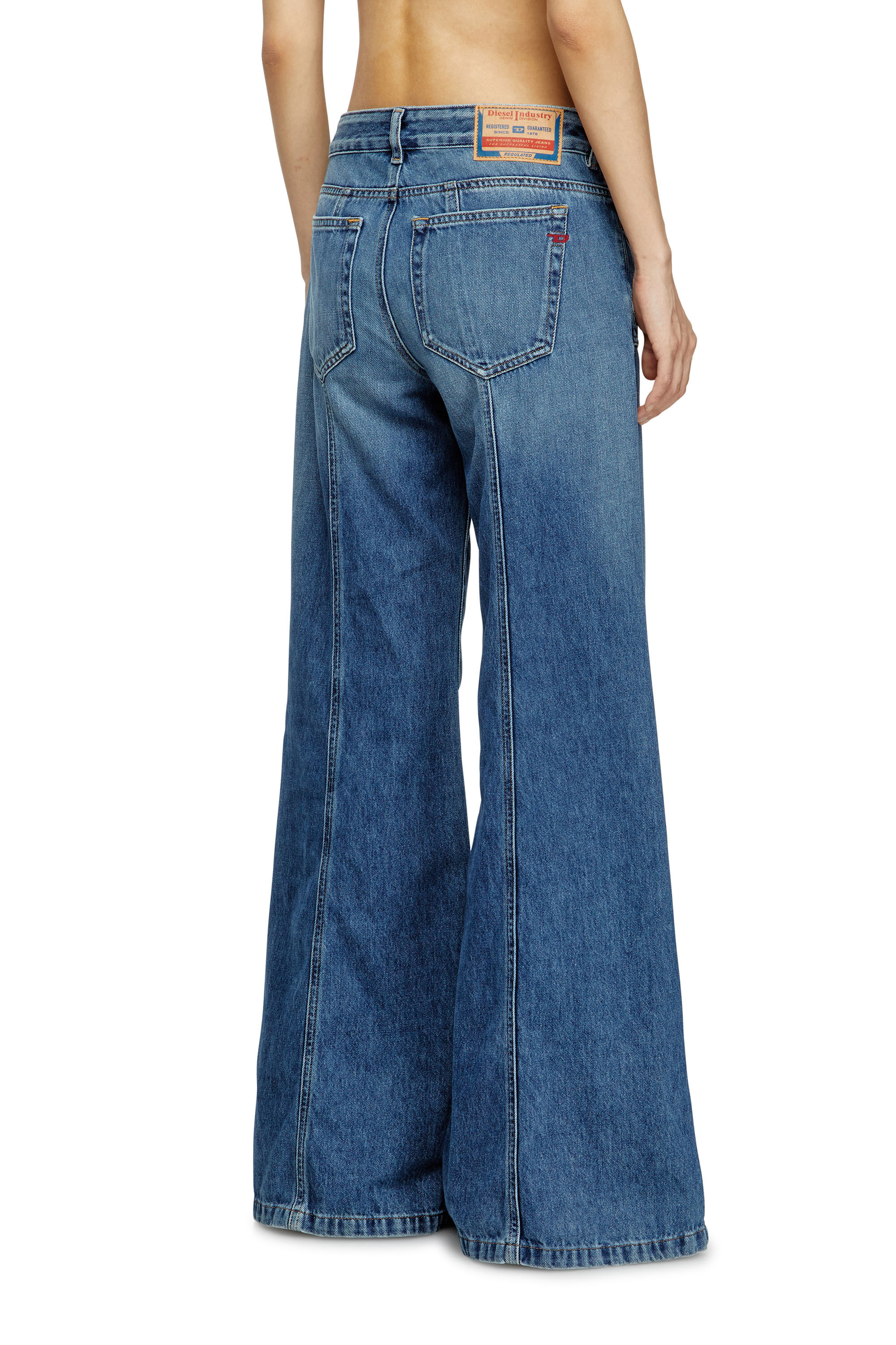 Diesel - Flare Jeans D-Akii 09M56 Mujer, Azul medio - 4