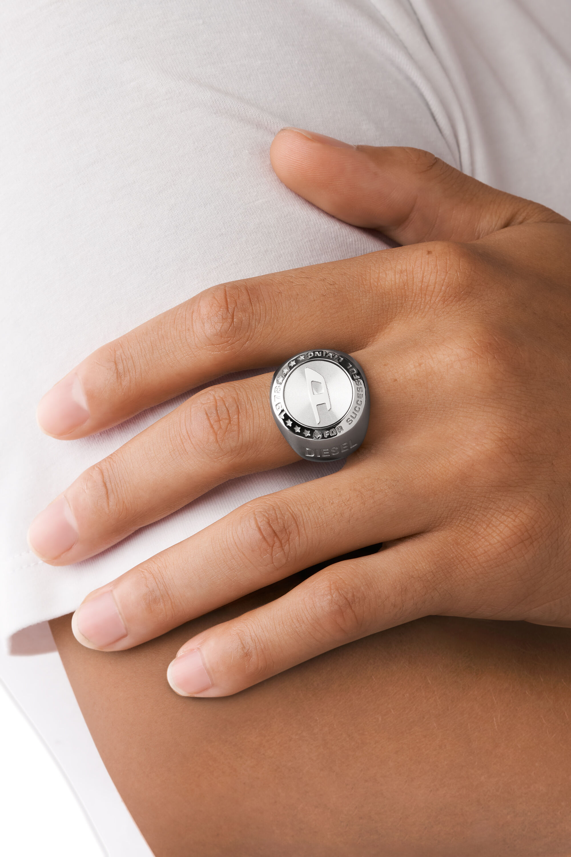 DX1337 Hombre Anillo tipo sello en acero inoxidable Diesel