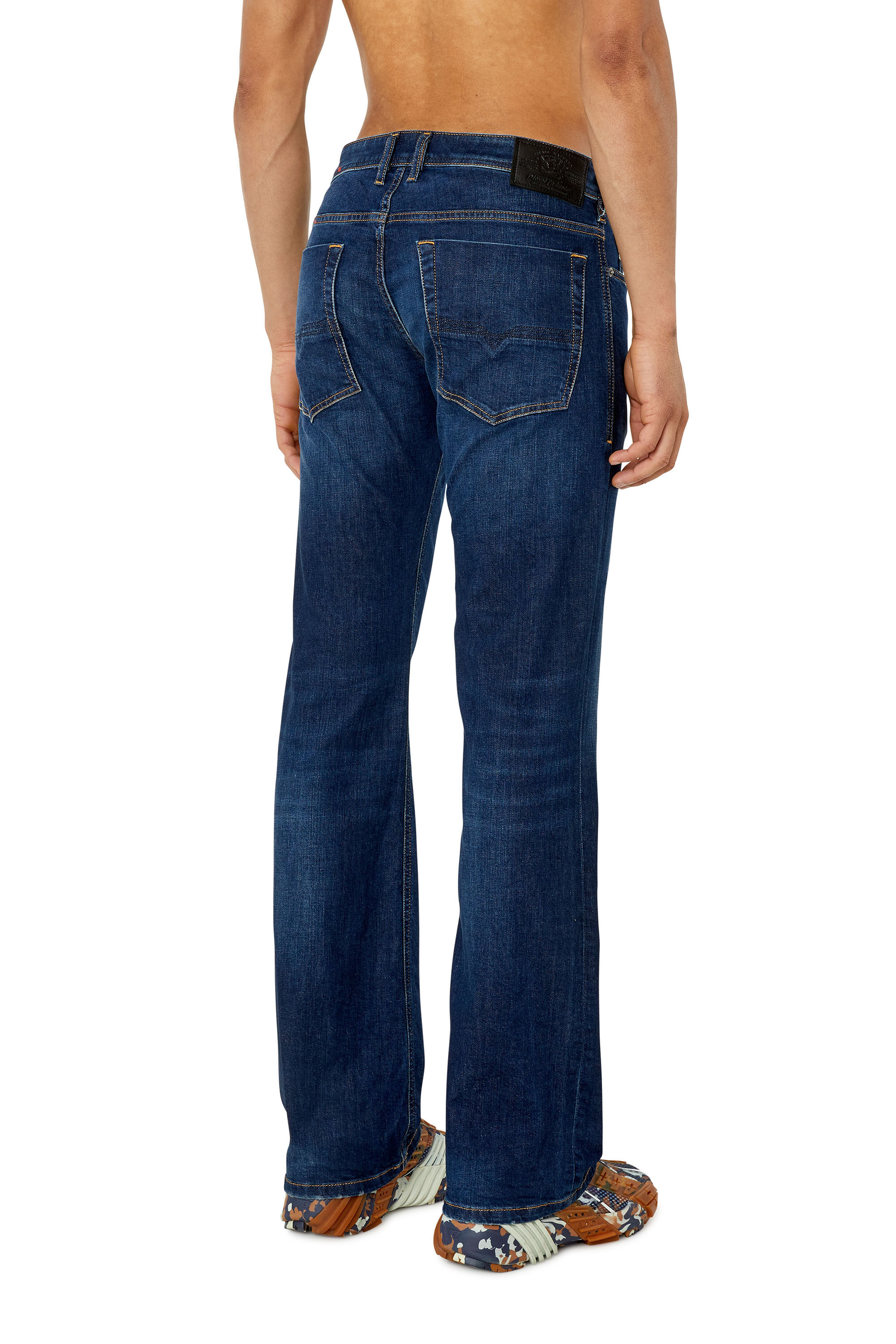 Diesel - Zatiny 082AY Bootcut Jeans, Azul Oscuro - Image 4