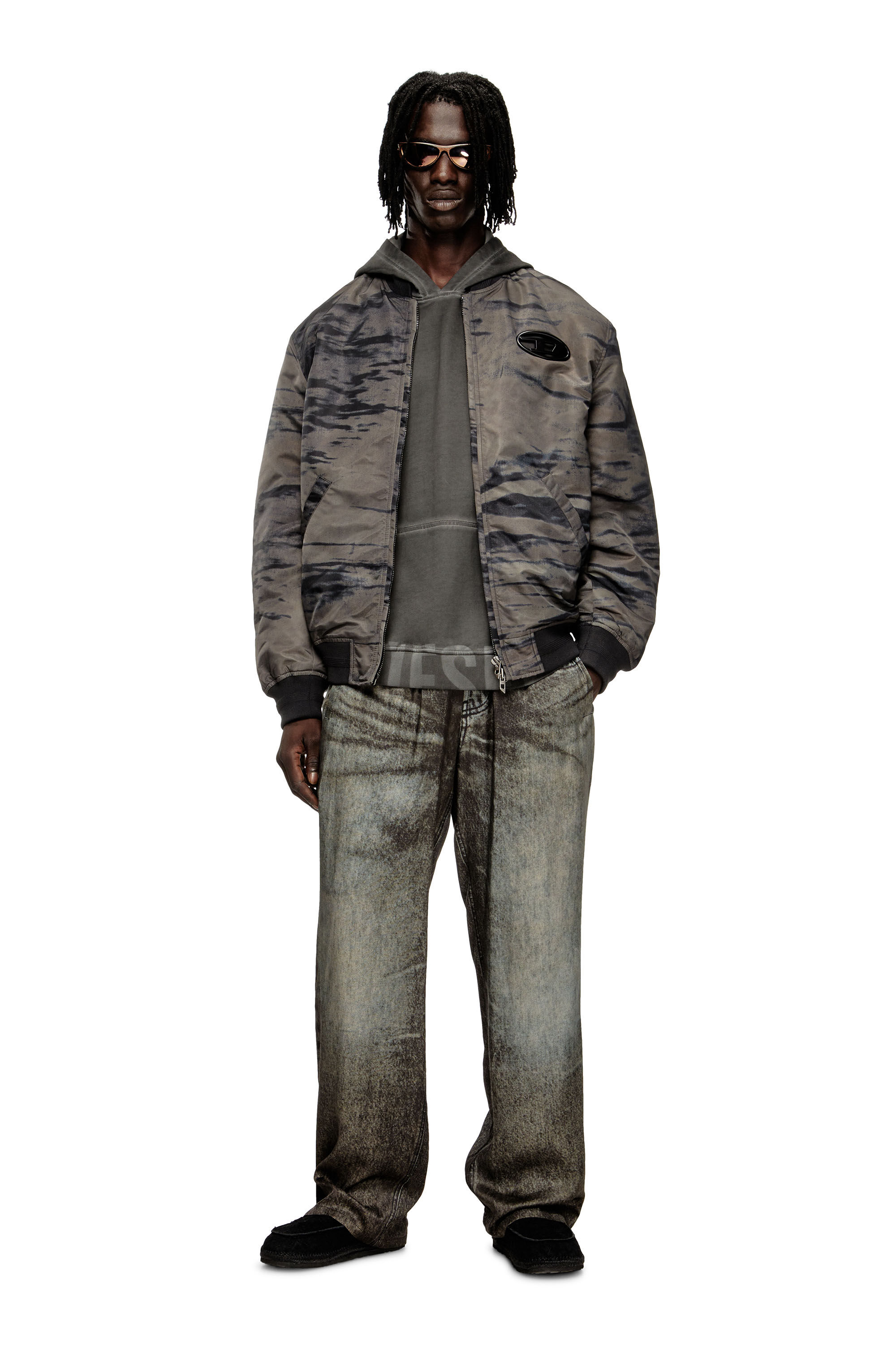 Diesel - J-KEPES-DLBZ, Chaqueta bomber acolchada en satén estampado Hombre in Multicolor - 1