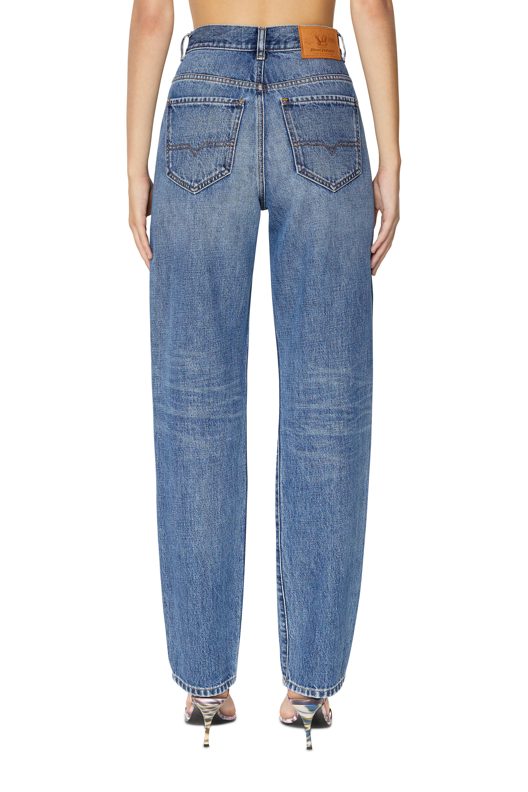 DIESEL 1956 Dチューリップストレートレッグジーンズ 1956 D-Tulip Woman: Straight medium blue Jeans | Diesel