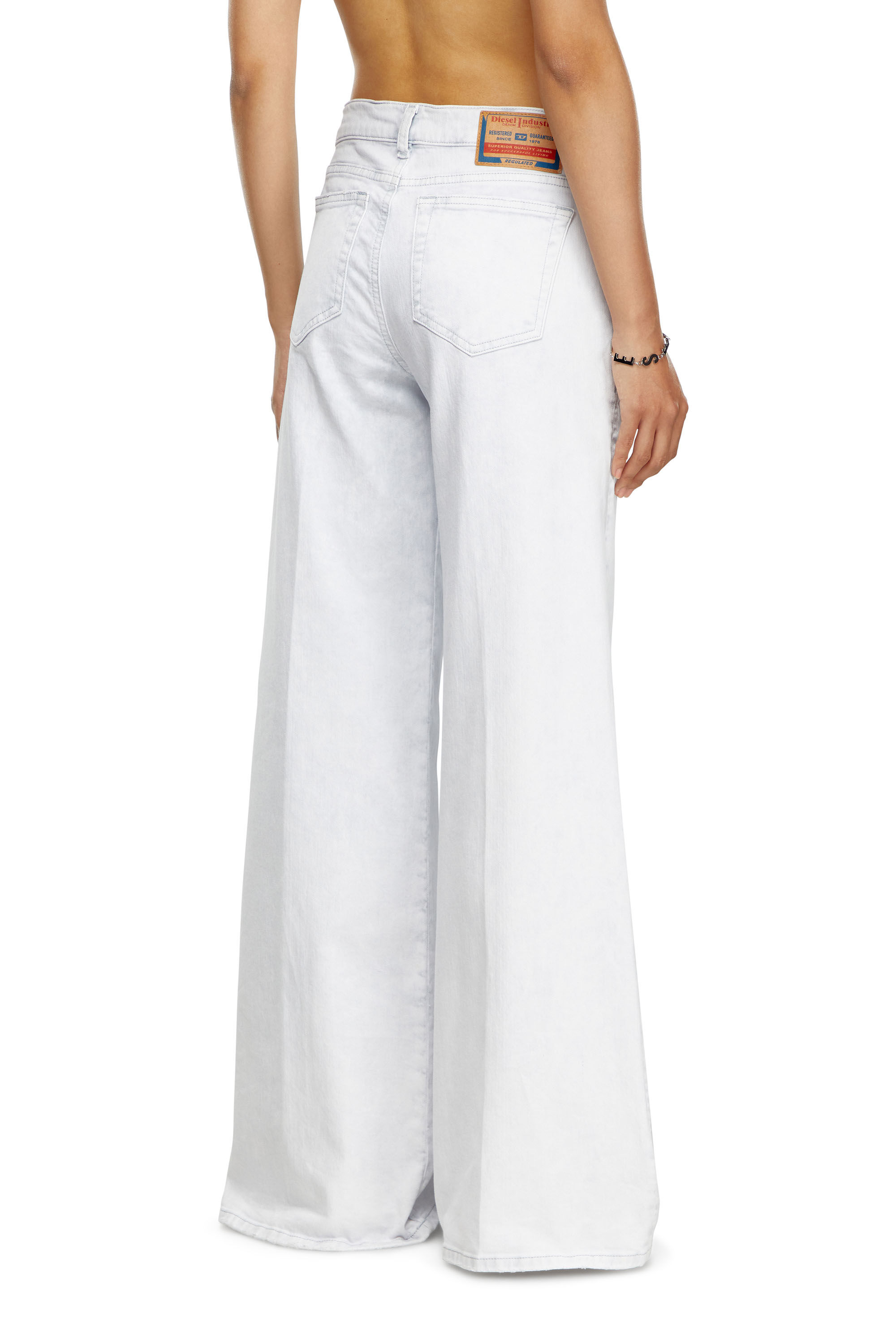 DIESEL>>ディーゼル 1978 D-アケミ フレア ジーンズ Women's Flare Jeans | Medium blue | Diesel 1978 D-Akemi