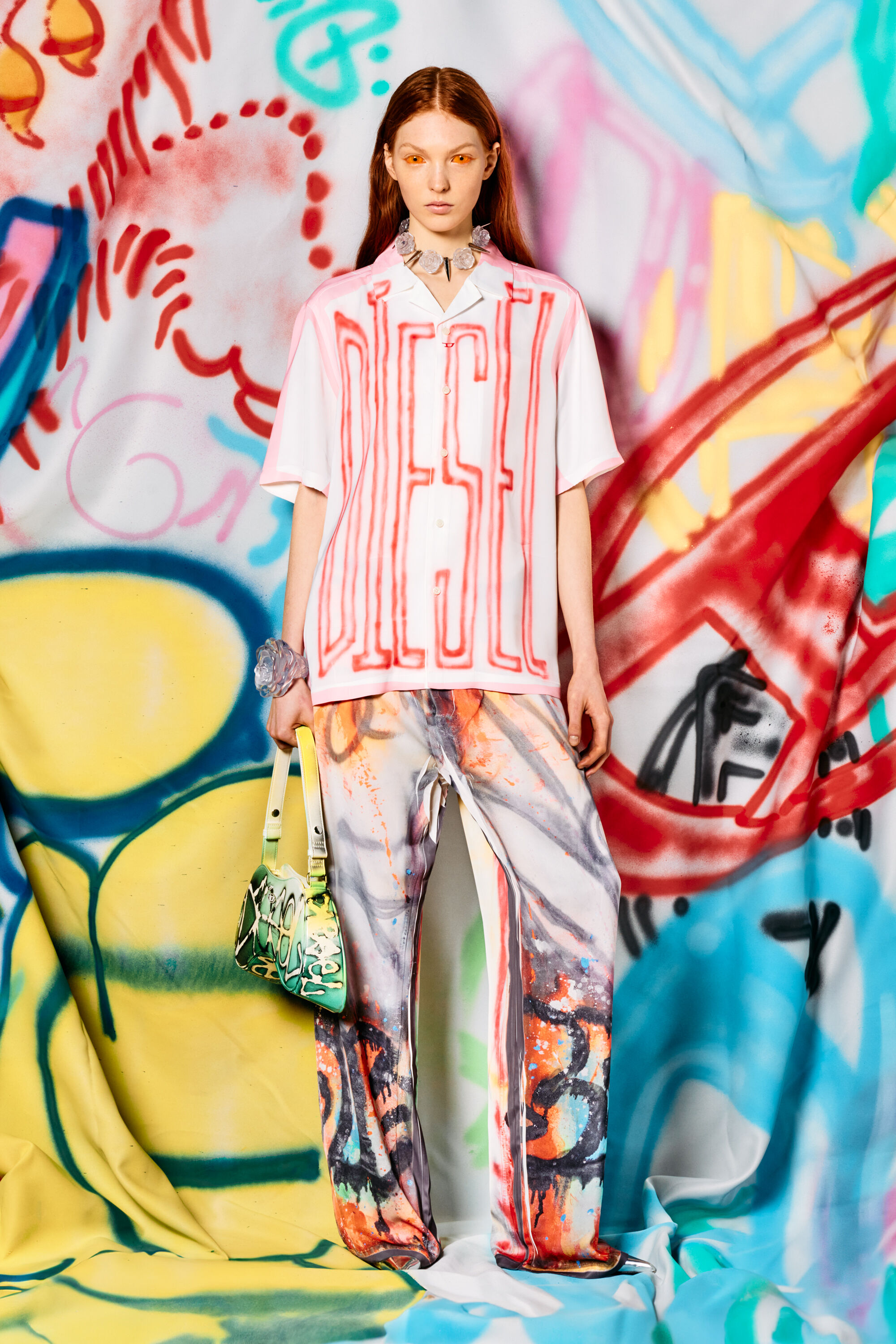 Diesel - C-PAROSHORT-GRAFFITI-FRA, Unisex's Satin bowling shirt with graffiti logo in Pink/White - 3