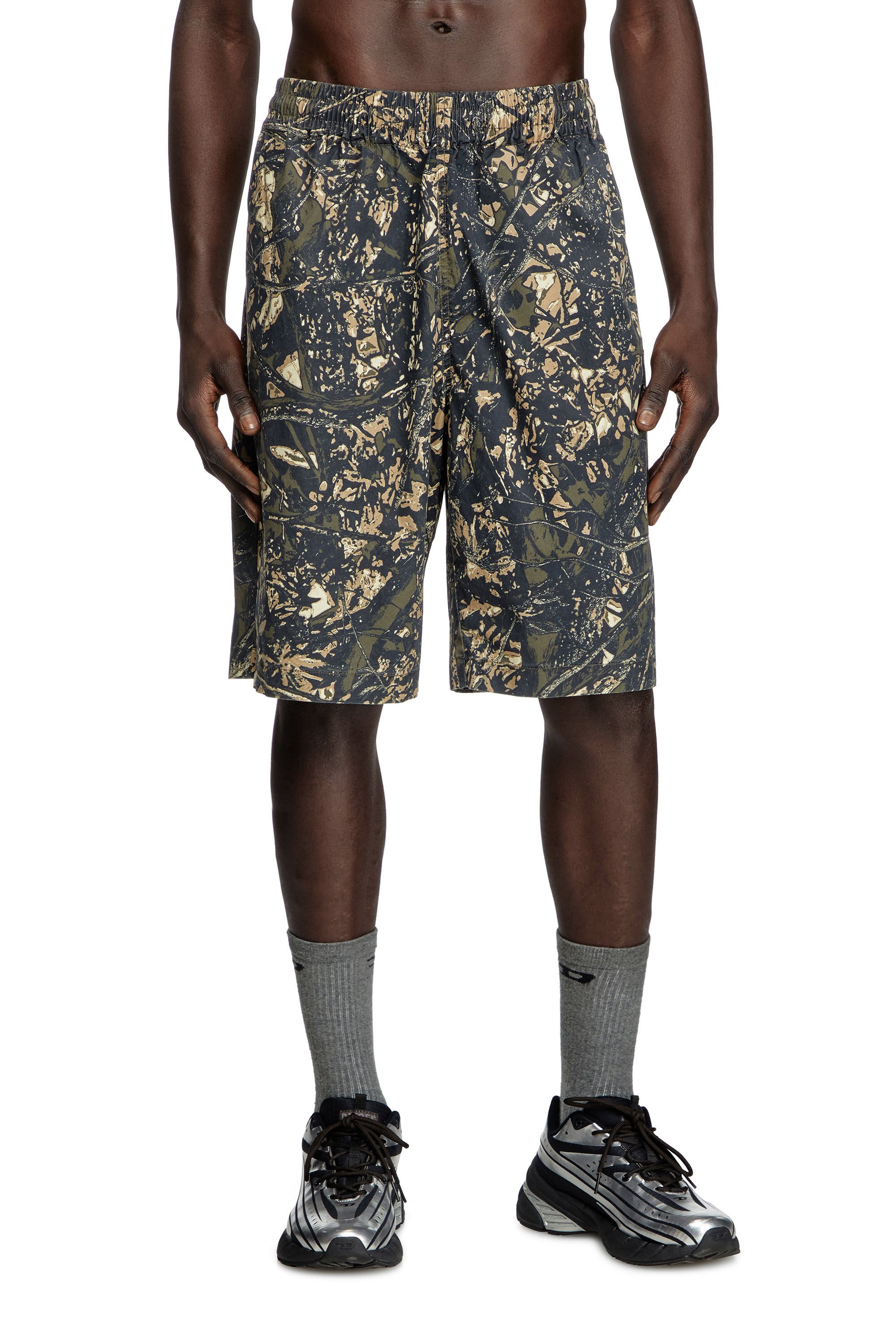 Diesel - P-OPWIK-C, Pantalones cortos hasta la rodilla con estampado de camuflaje Hombre in Multicolor - 3