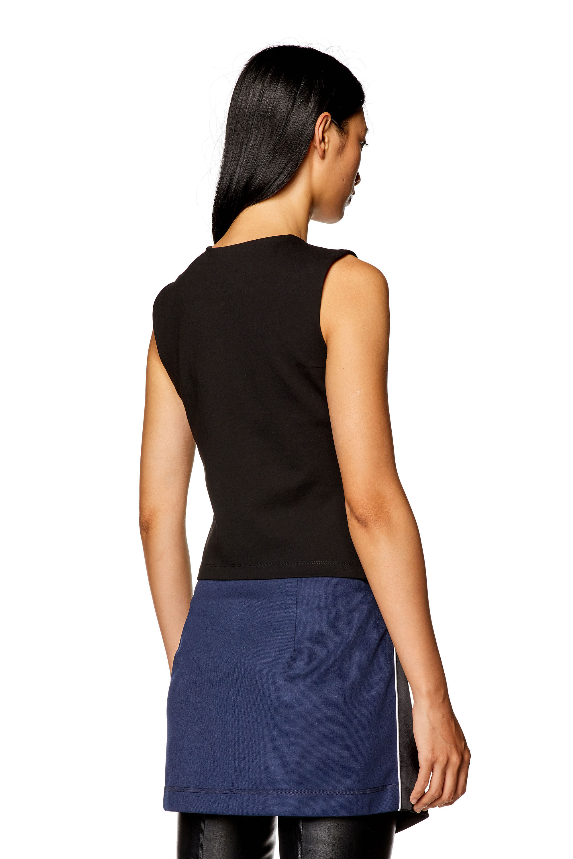 Diesel - T-REAMS, Camiseta de punto Milano con placa de metal Oval D Mujer in Negro - 4