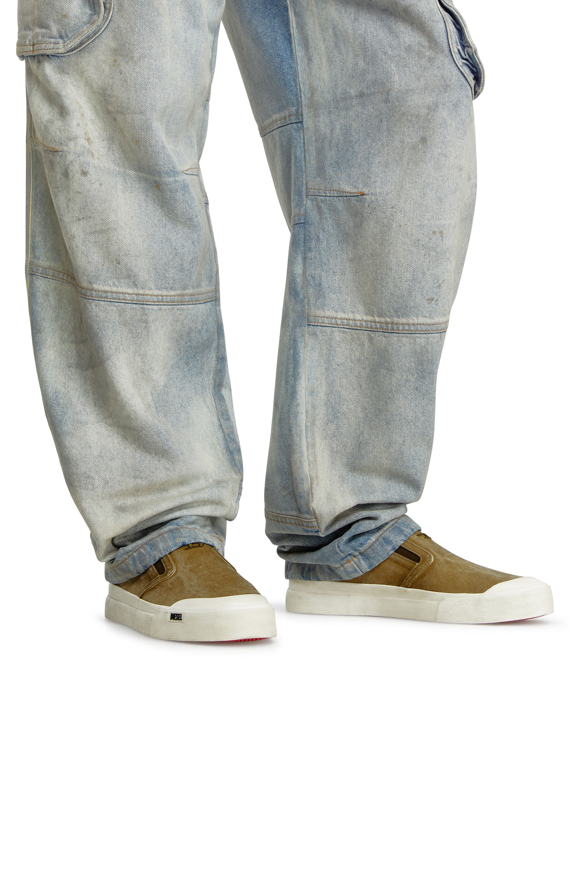 【DIESEL】S-Athos Dロゴ 刺繍 キャンバス スリッポンスニーカー Men's S-Athos-Canvas slip-on sneakers with D embroidery