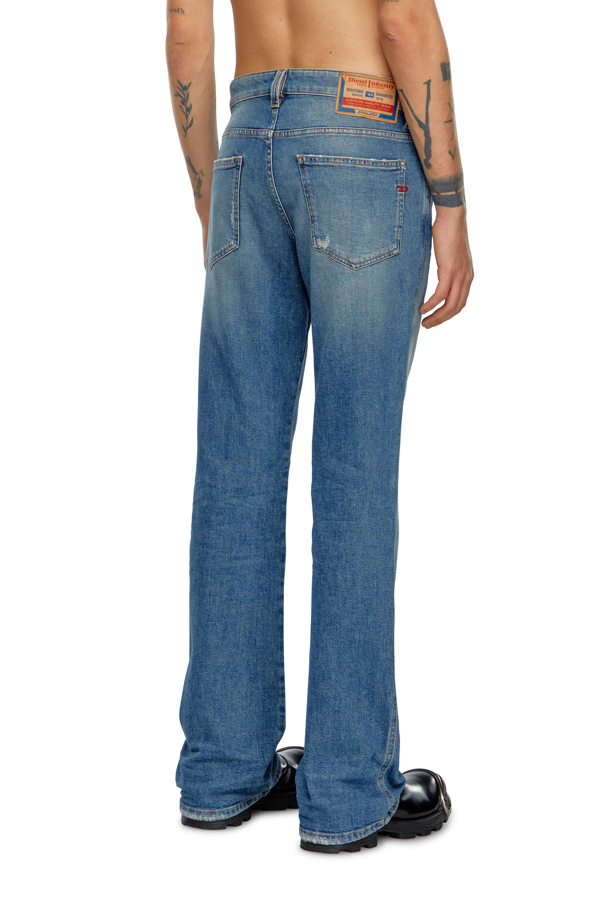 Diesel - Bootcut Jeans 1998 D-Buck 0GRDG, Hombre Bootcut Jeans - 1998 D-Buck in Azul marino - Image 4