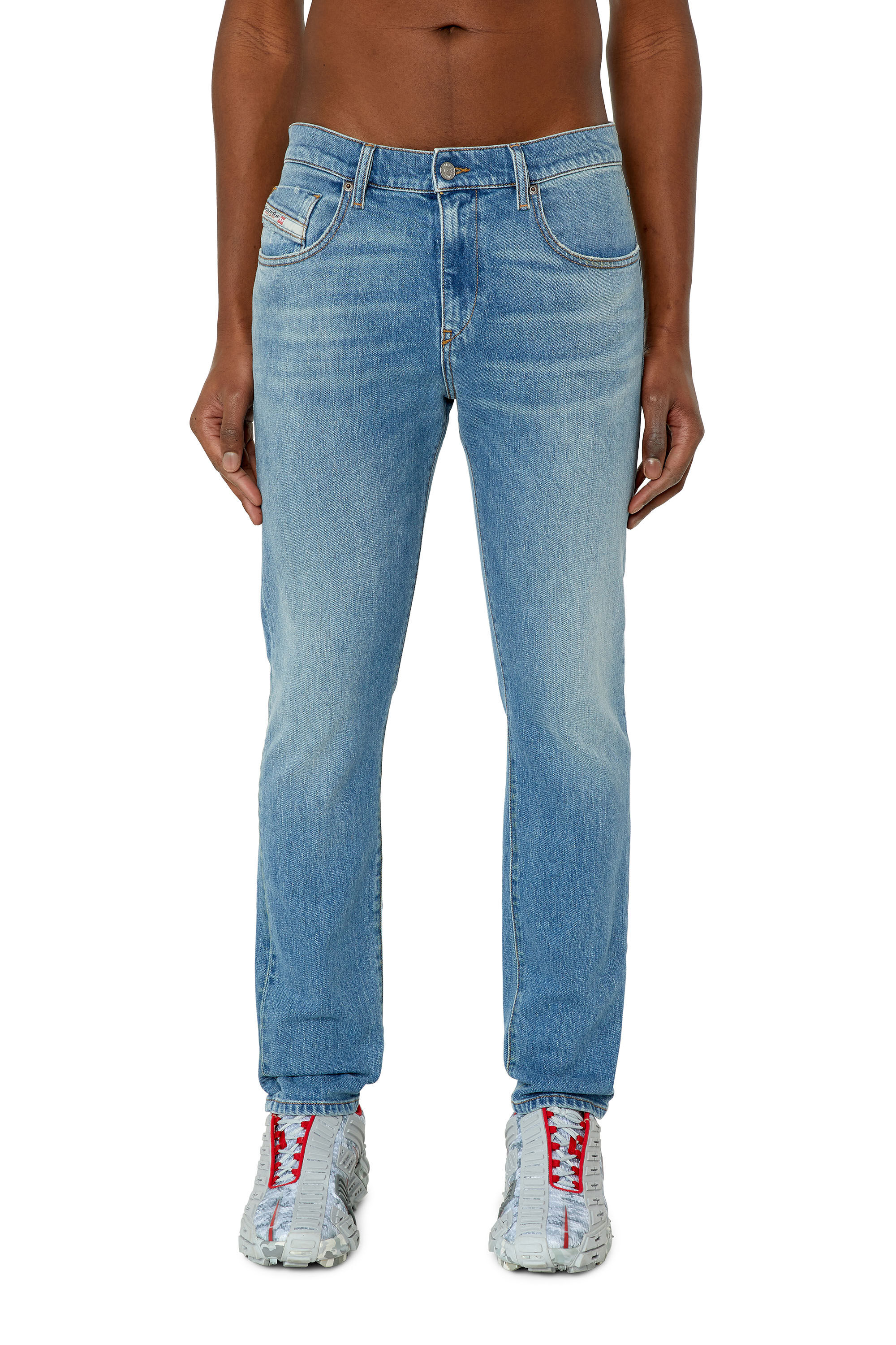 2019 D-STRUKT Man: Slim Light blue Jeans | Diesel ®