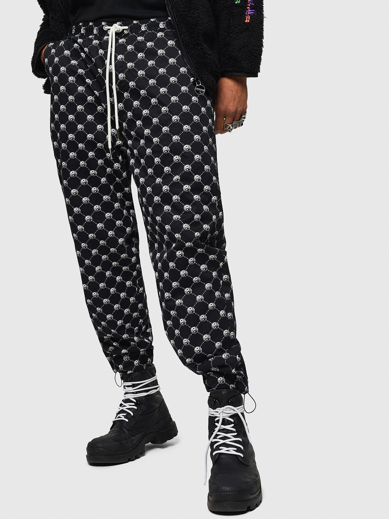 Gabardine pants with yin-yang print