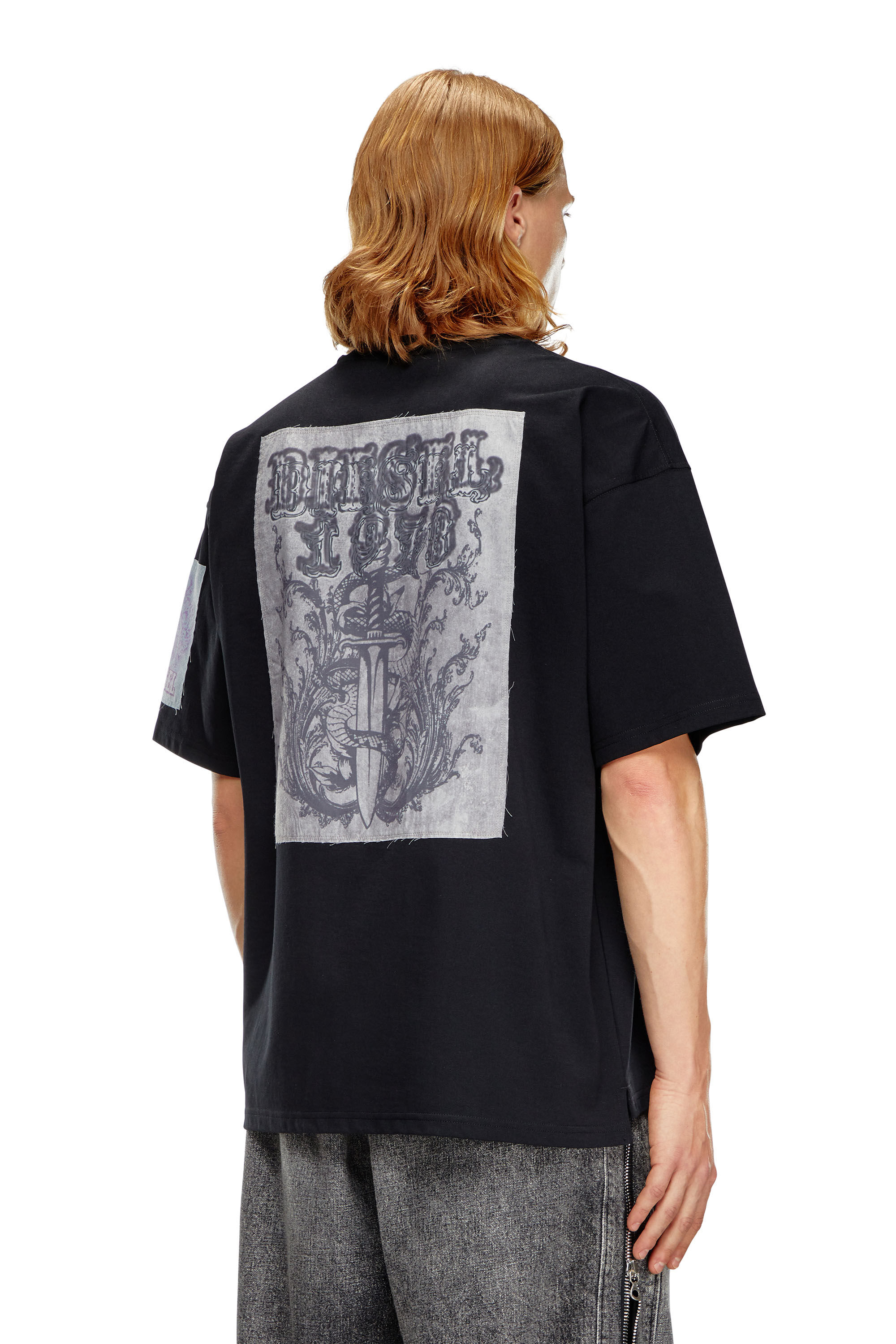 Diesel - T-BOXT-SLITS-Q10, Hombre Camiseta con parches estampados cortados en crudo in Negro - Image 2