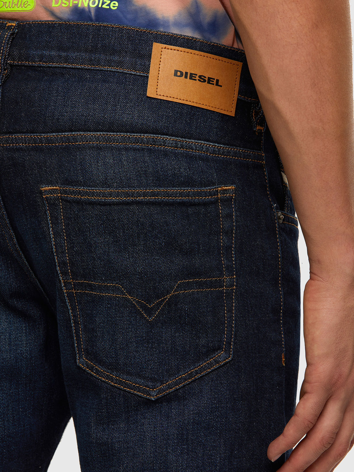 Diesel - D-Yennox 009EQ Tapered Jeans, Azul Oscuro - Image 4