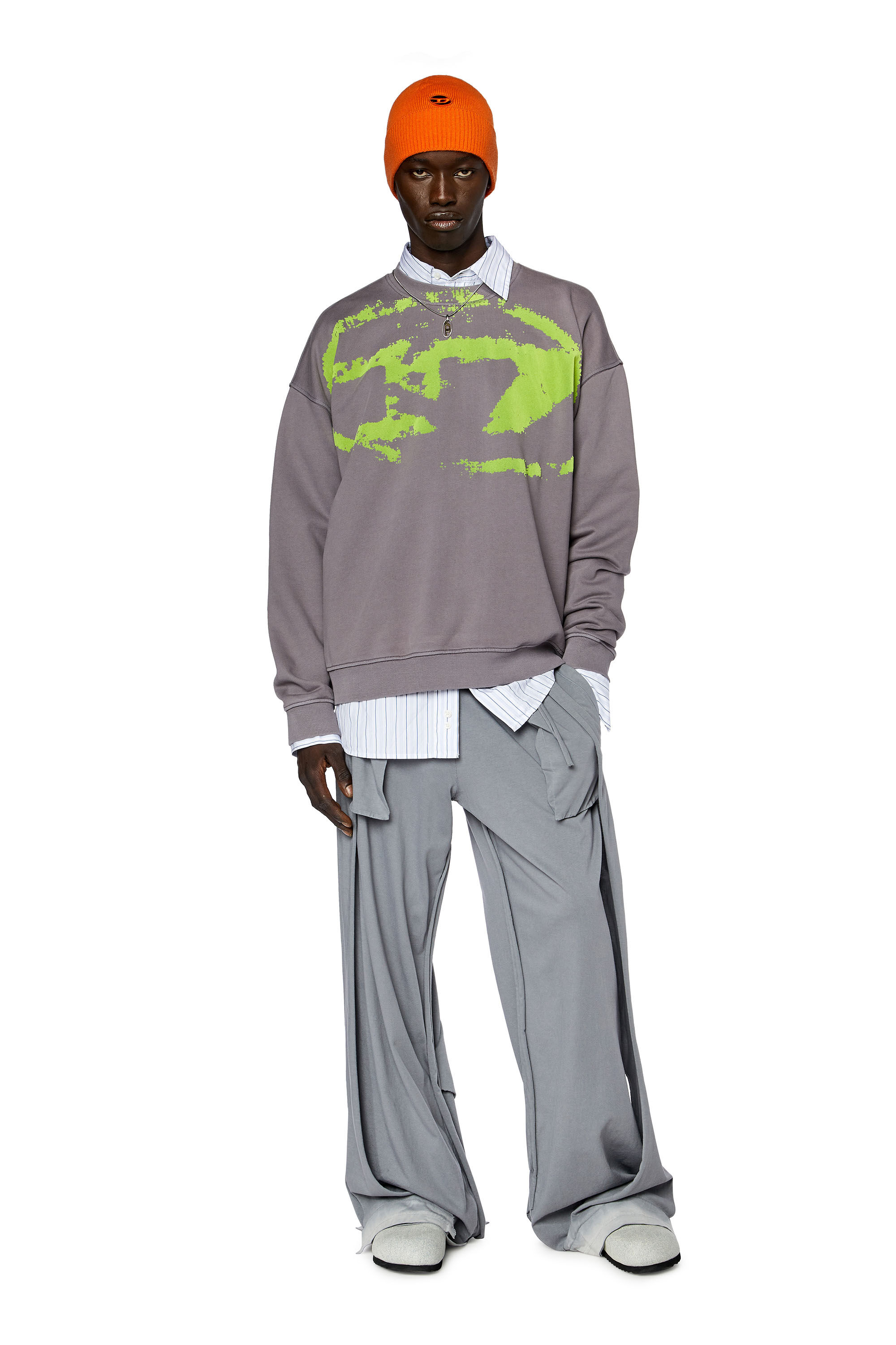 【DIESEL】S-Boxt-N5 ディストレストフロッキー ロゴ スウェット Diesel☆関税込☆S-Boxt-N5 フロッキー ロゴ スウェットシャツ