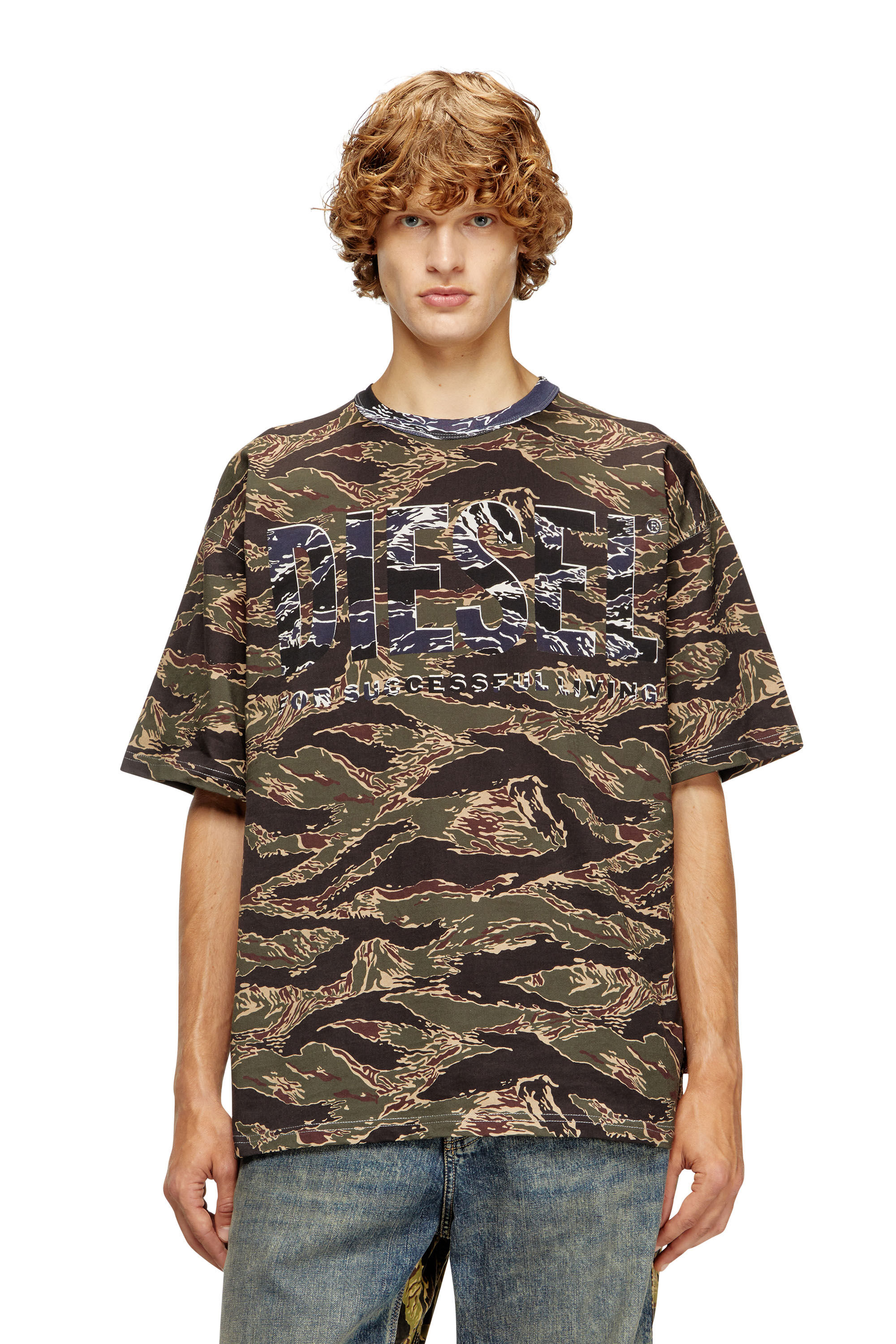 Tシャツ・カットソー DIESEL Men T-shirt Green A164280LJBS 43Z Men's Laser-faded logo T-shirt | Green | Diesel