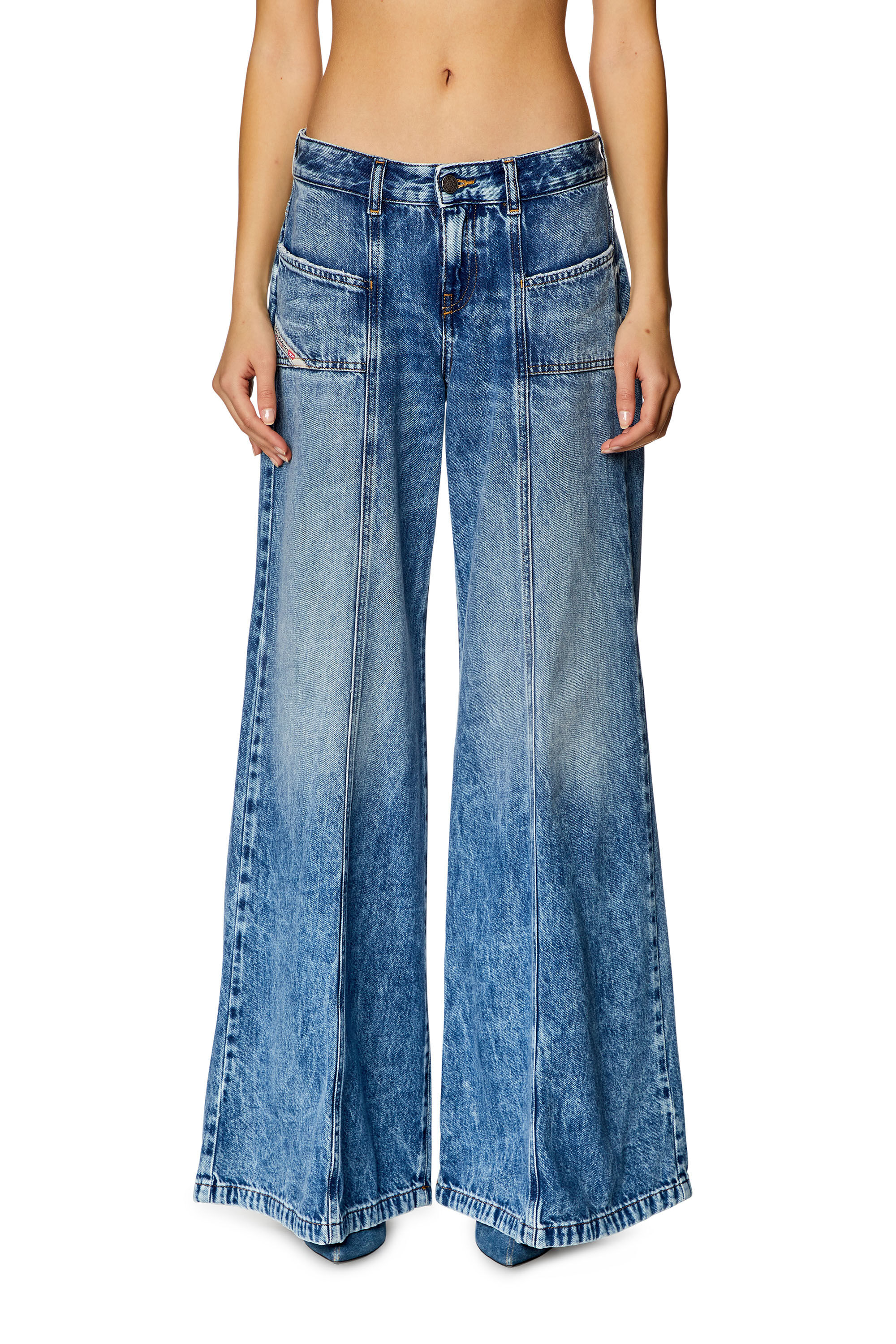 Diesel - Bootcut and Flare Jeans D-Akii 09H95, Azul medio - Image 3