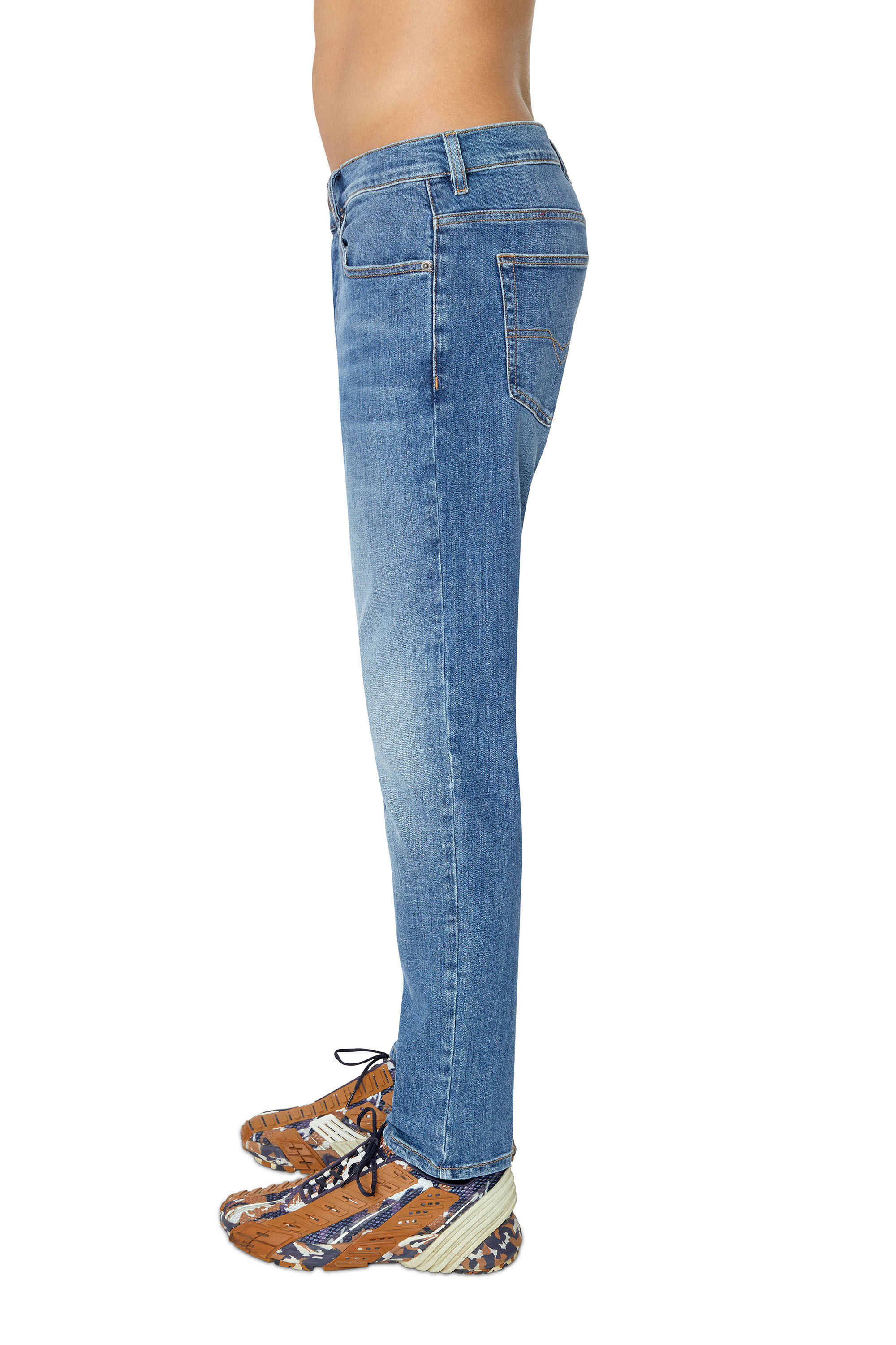 Diesel - D-Luster 0IHAT Slim Jeans, Azul medio - Image 5