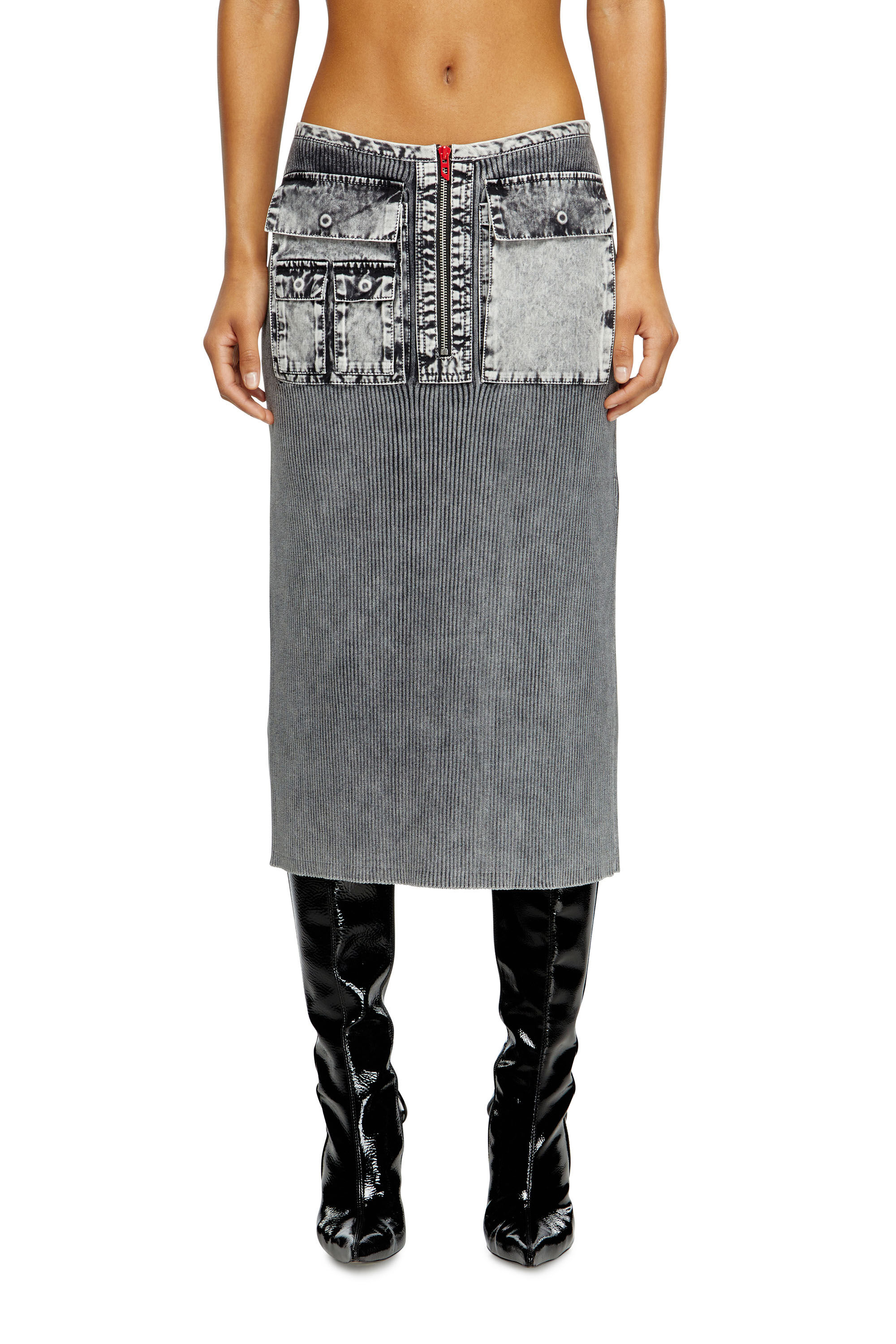 Diesel - M-MERYN, Falda midi tejida con bolsillos cargo de denim Mujer in Gris - 3