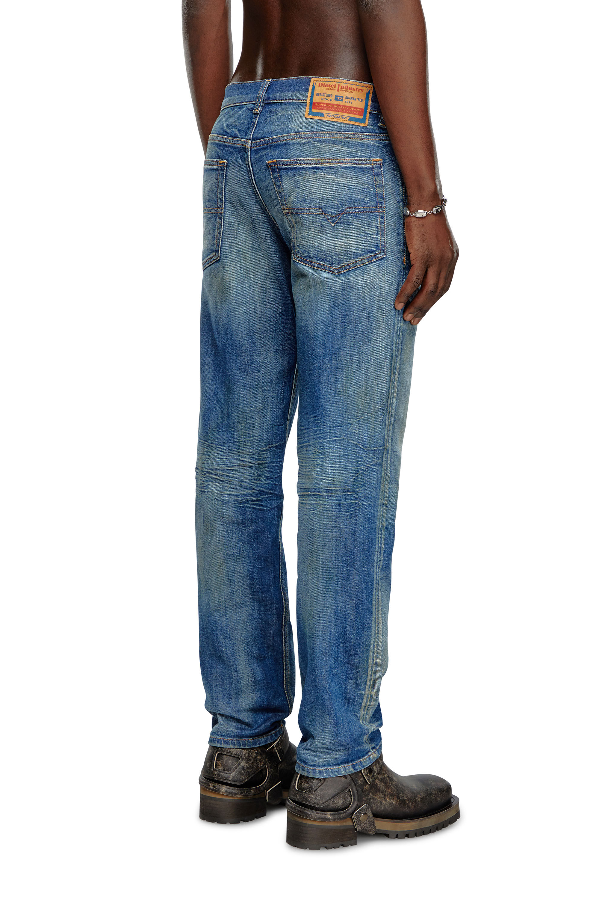 2023 D-Finitive Tapered Jeans | Medium Blue | Diesel