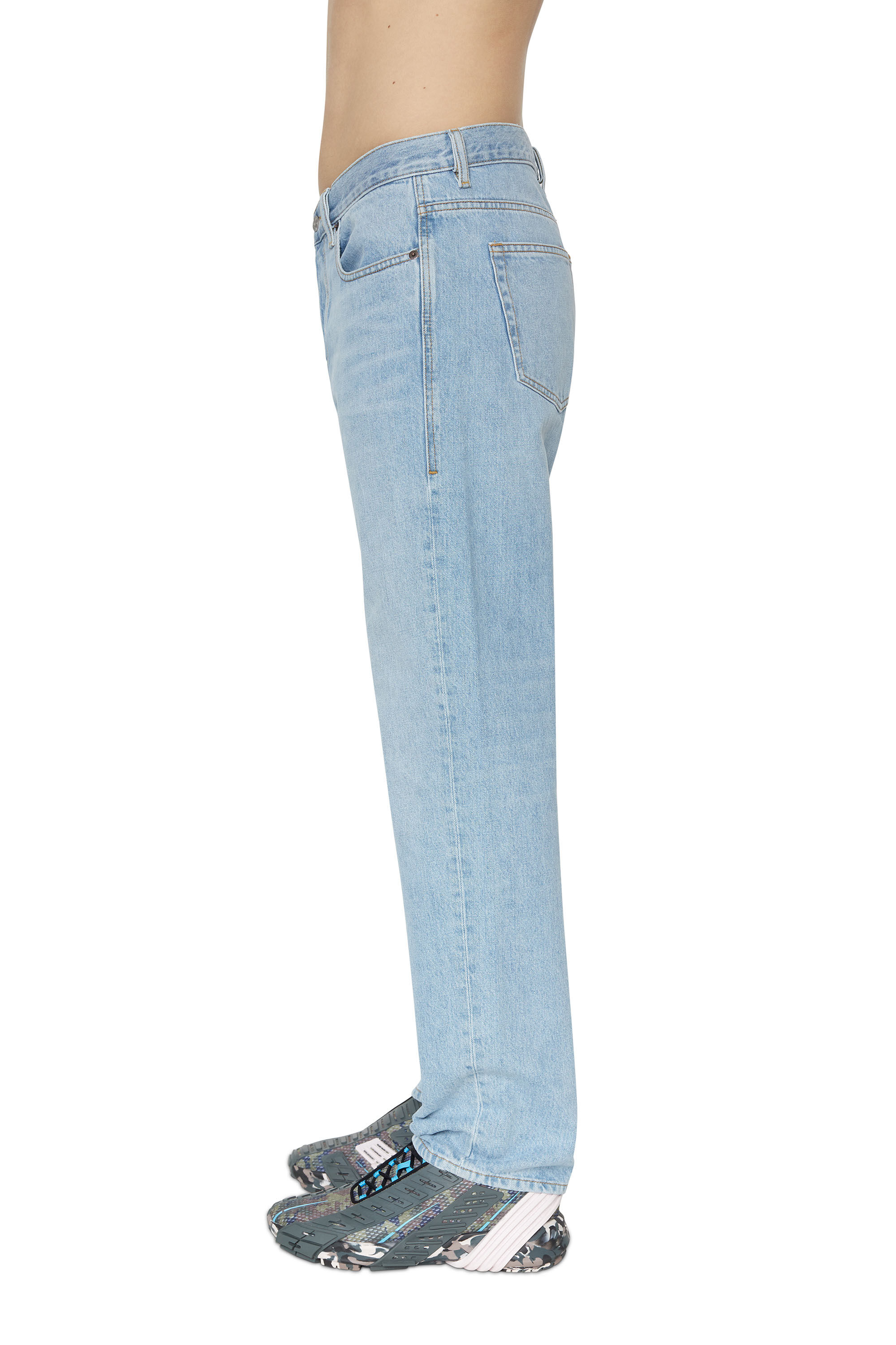 2020 D-VIKER Man: Straight light blue Jeans | Diesel®