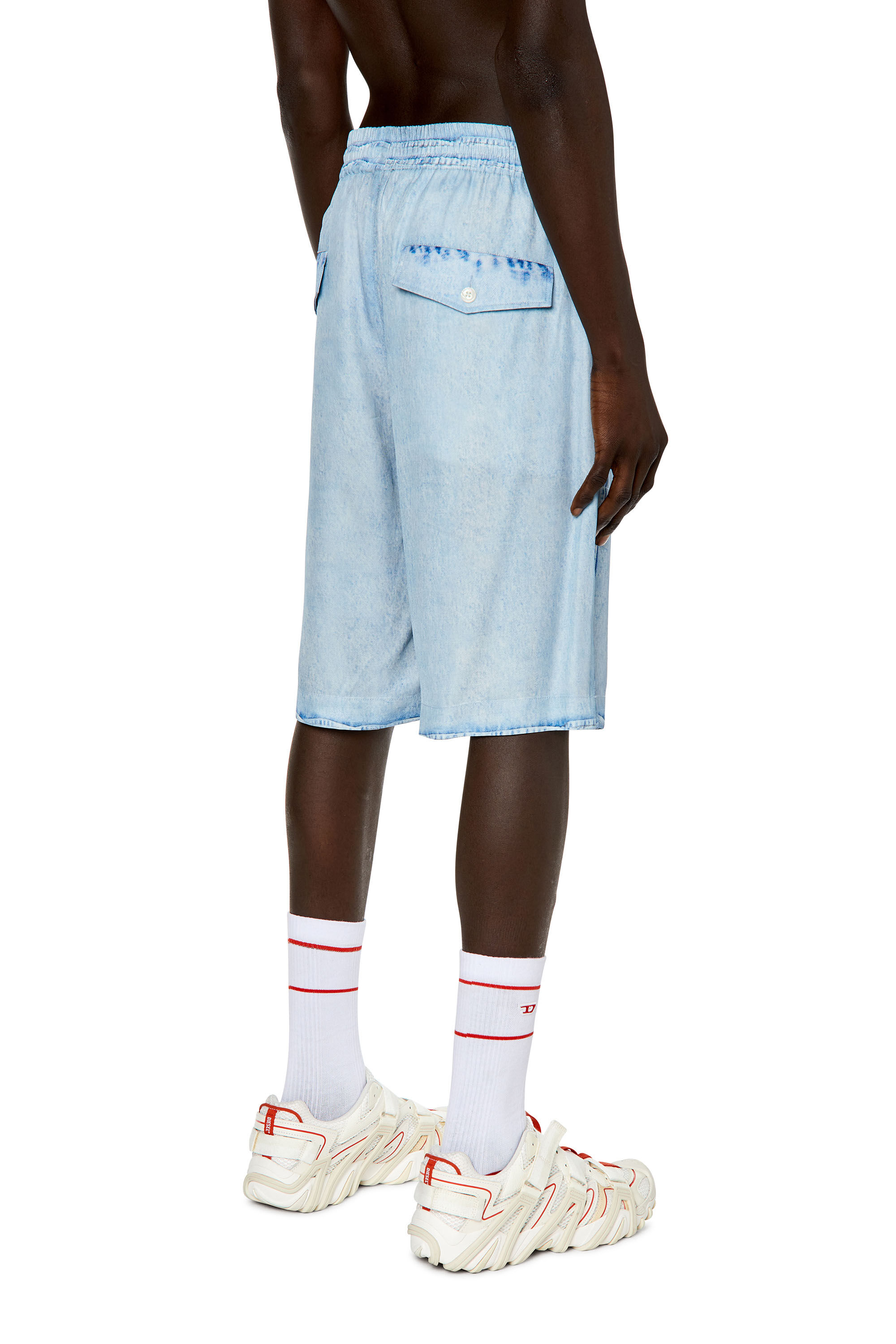 Diesel - P-FERG-DNM, Pantalones cortos con estampado trampantojo Hombre in Azul marino - 5