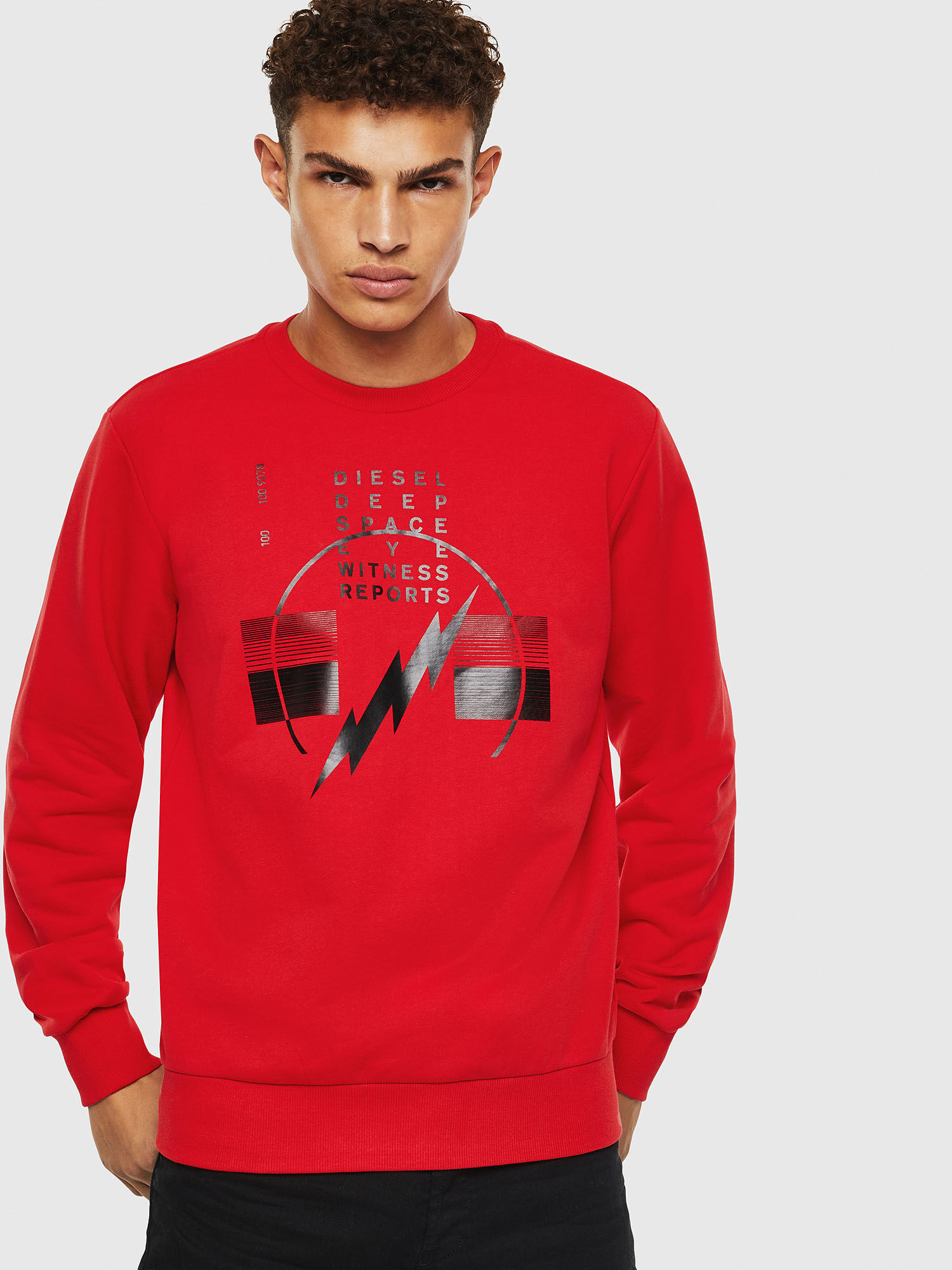 red sweatshirts