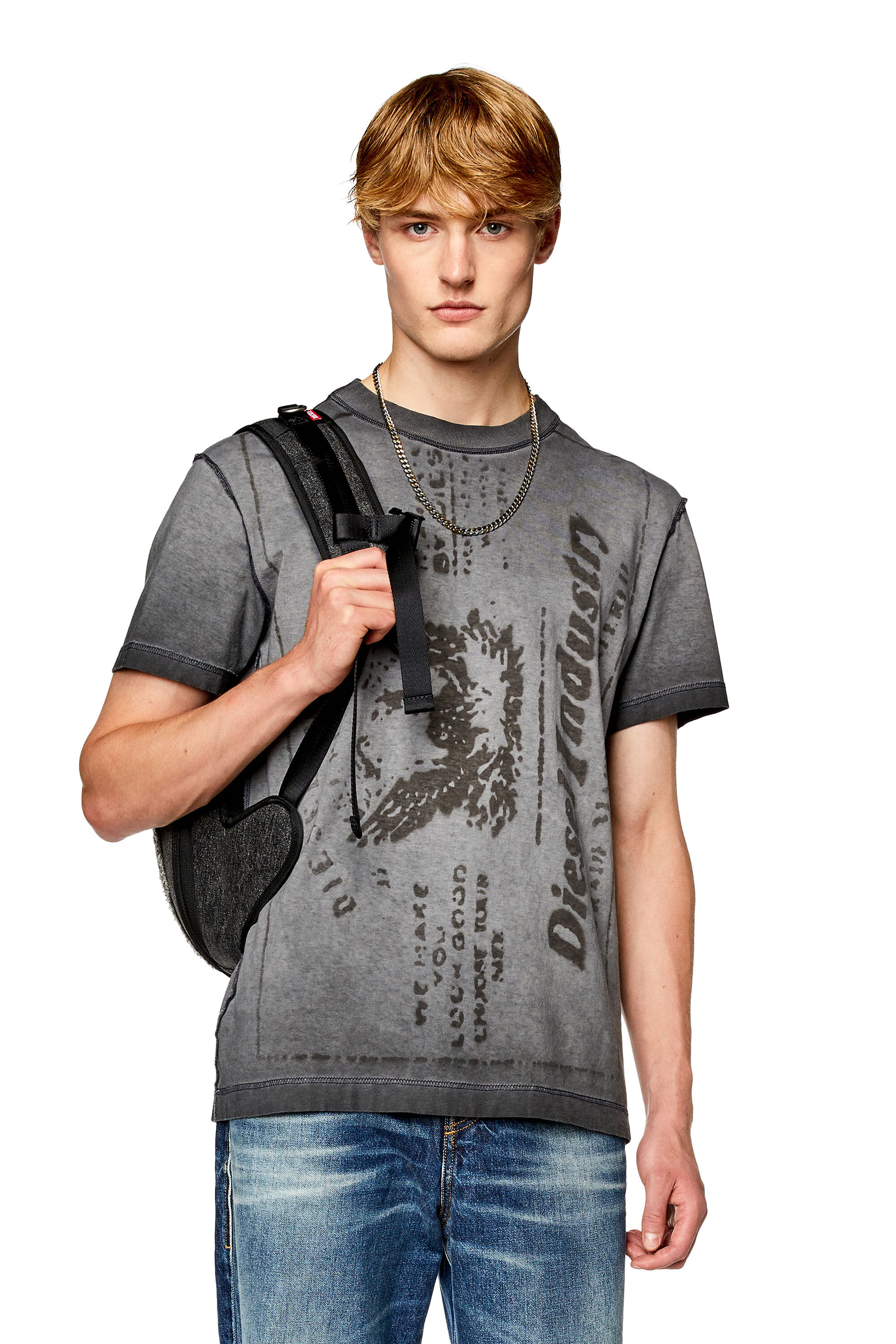 Diesel - T-DIEGOR-L2, Camiseta con estampado jacron desteñido Hombre in Gris - 3