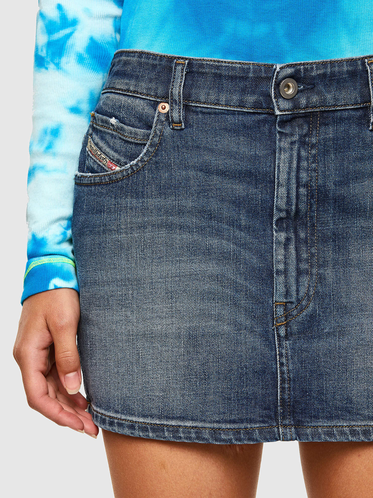 DE-EISY Women: Fitted mini skirt in