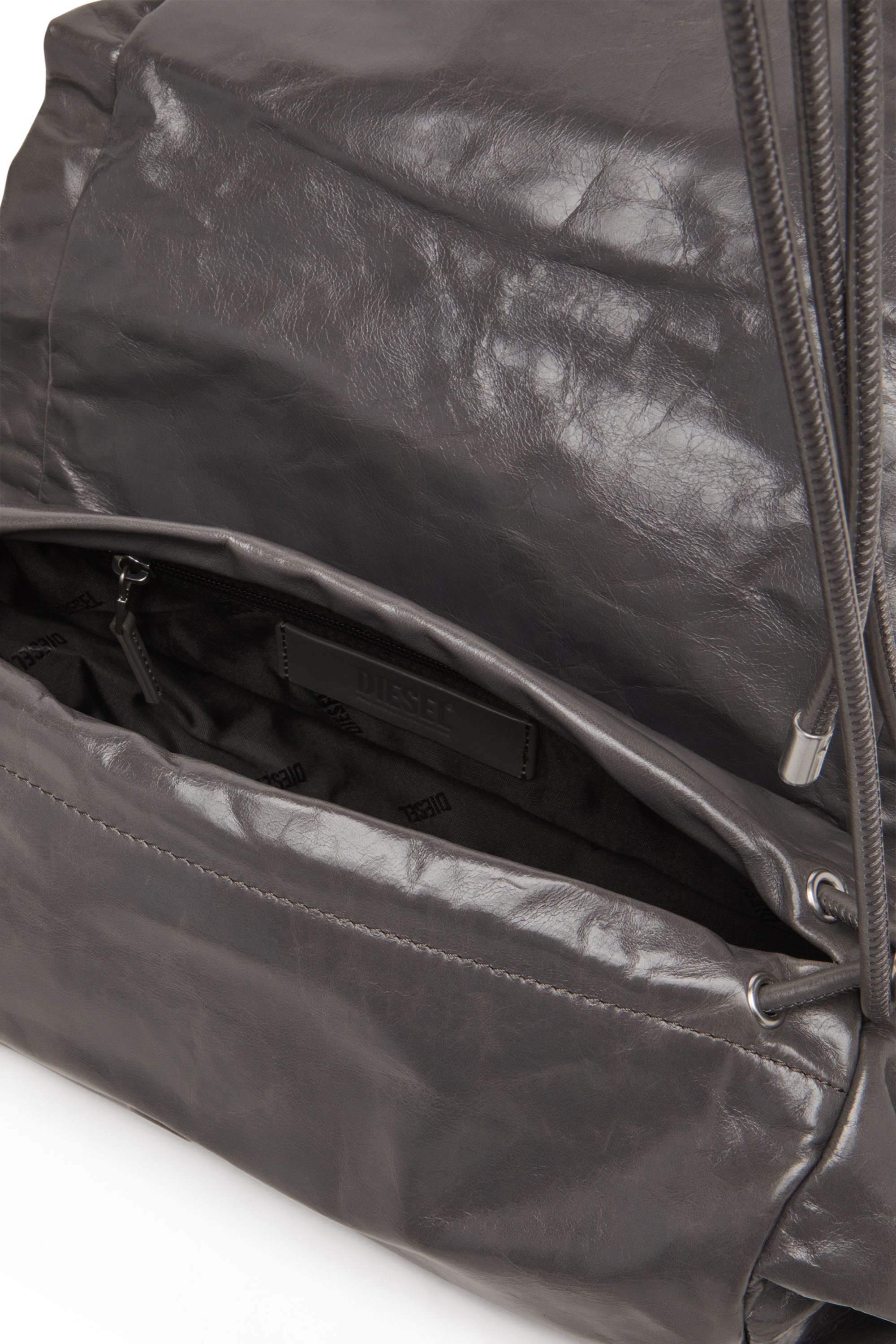 Diesel - SCRUNCH-D SHOULDER M, Woman's Scrunch-D M-Shoulder bag in shiny leather in Grey - 2