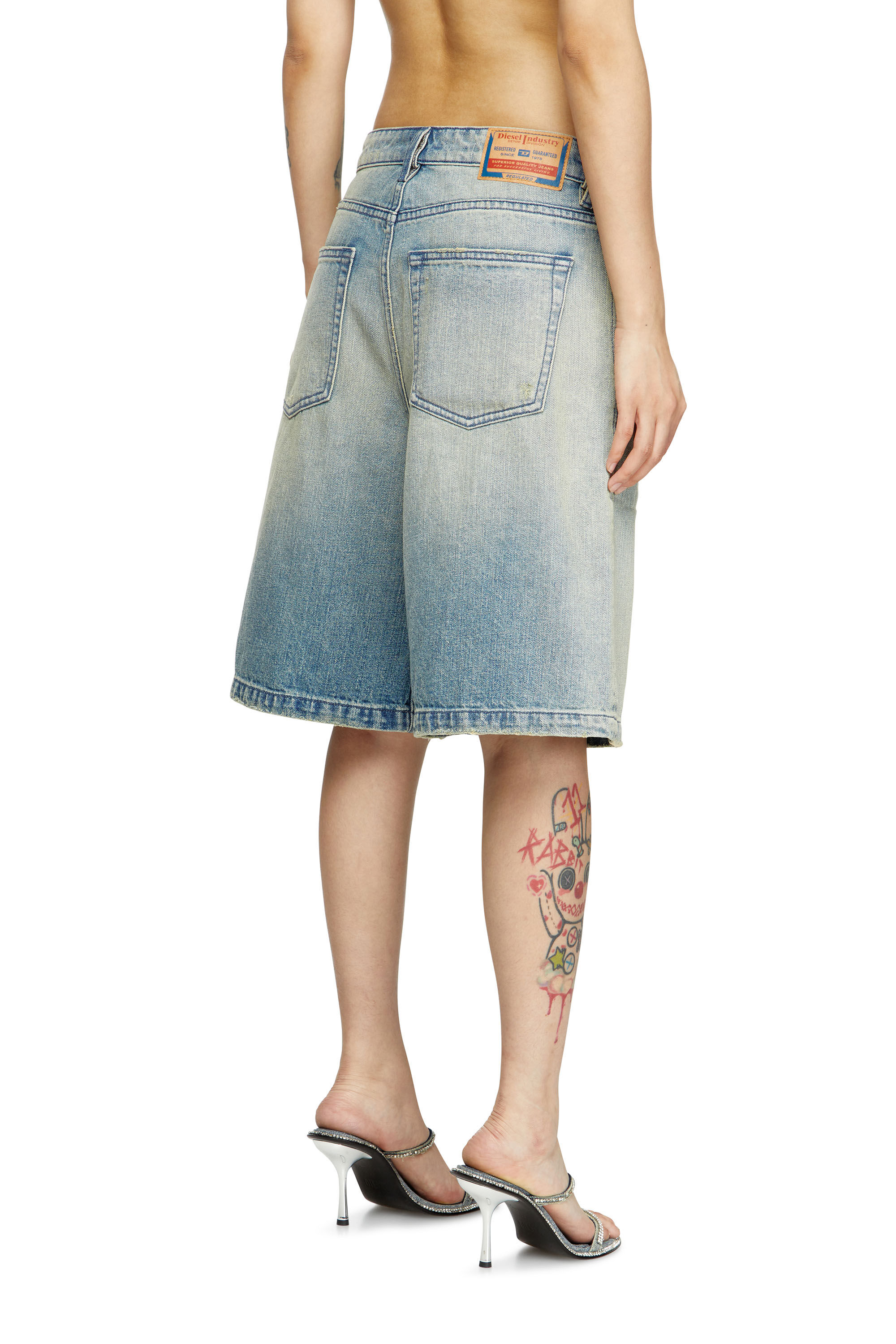 Diesel - DE-SIRE-SHORT, Pantalones cortos en denim de efecto desgastado Mujer in Azul marino - 5