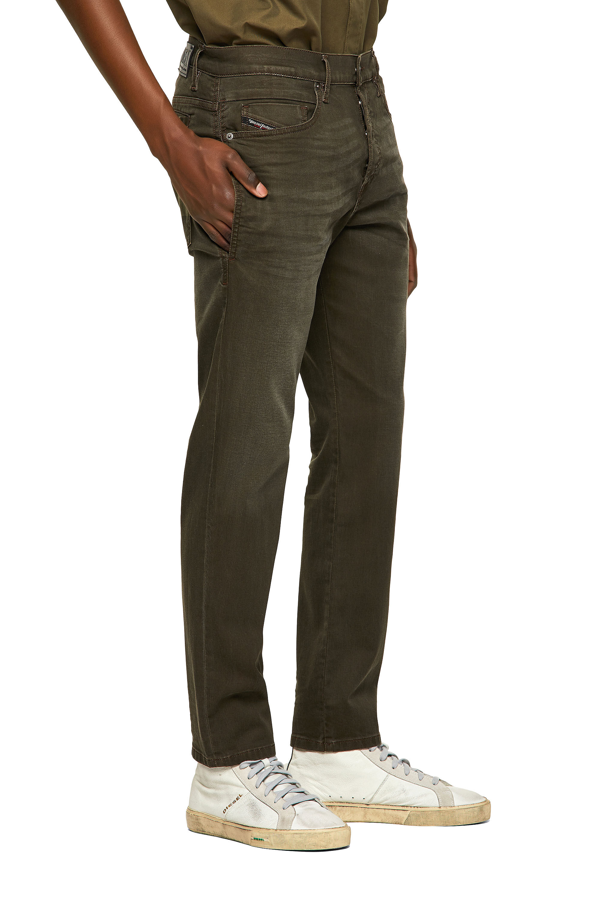 Diesel - D-Fining-Chino 0699P Tapered Jeans, Verde Militar - Image 6