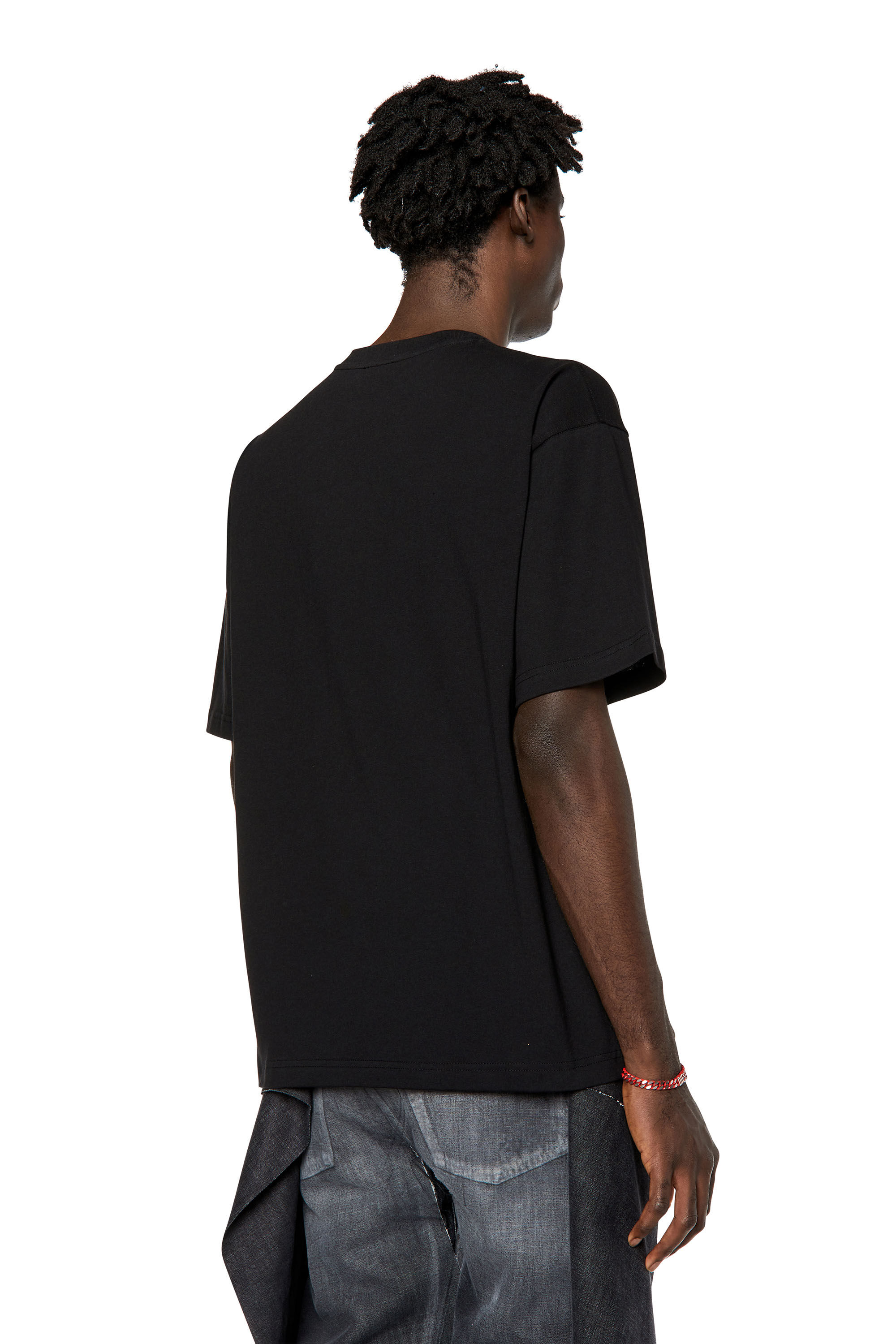 T-NLABEL Man: T-shirt with frayed logo patch | Diesel T-NLABEL Man: T-shirt with frayed logo patch | Diesel