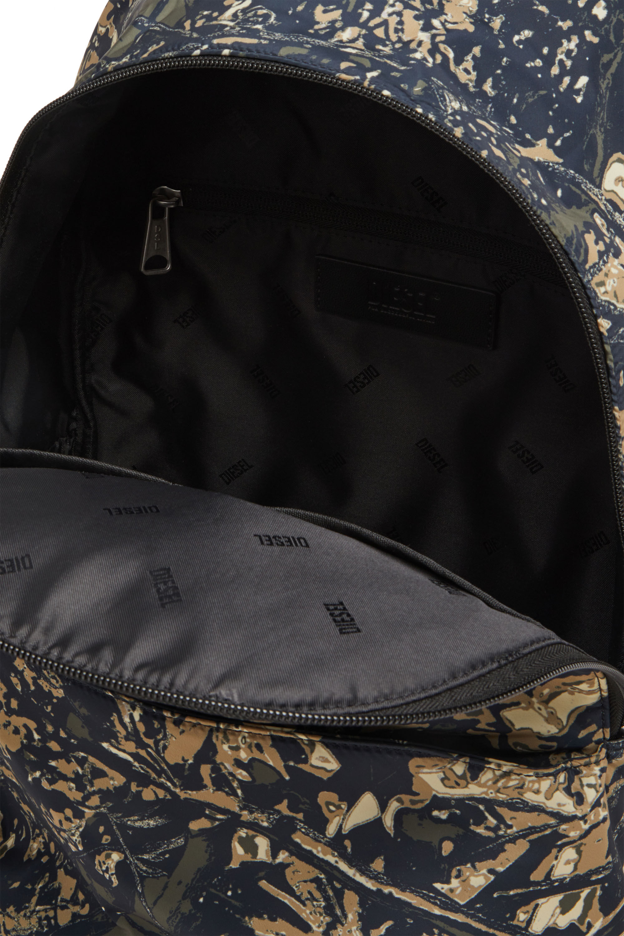 Diesel - D-PACK BACKPACK X, D-Pack-Mochila de tejido con estampado de camuflaje Hombre in Verde - 2
