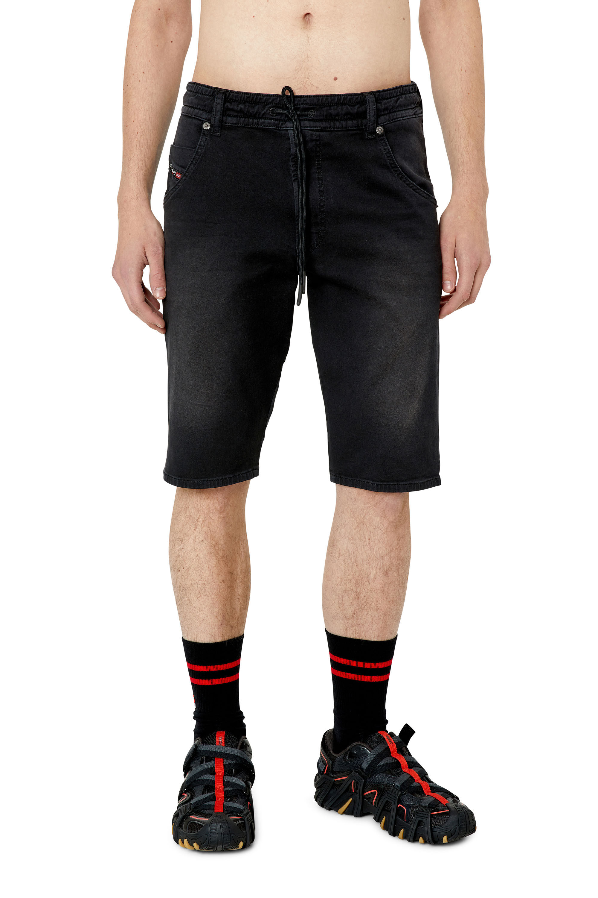 Diesel - D-KROOSHORT-Z JOGGJEANS, Hombre Pantalones cortos de color de JoggJeans® in Negro - Image 3
