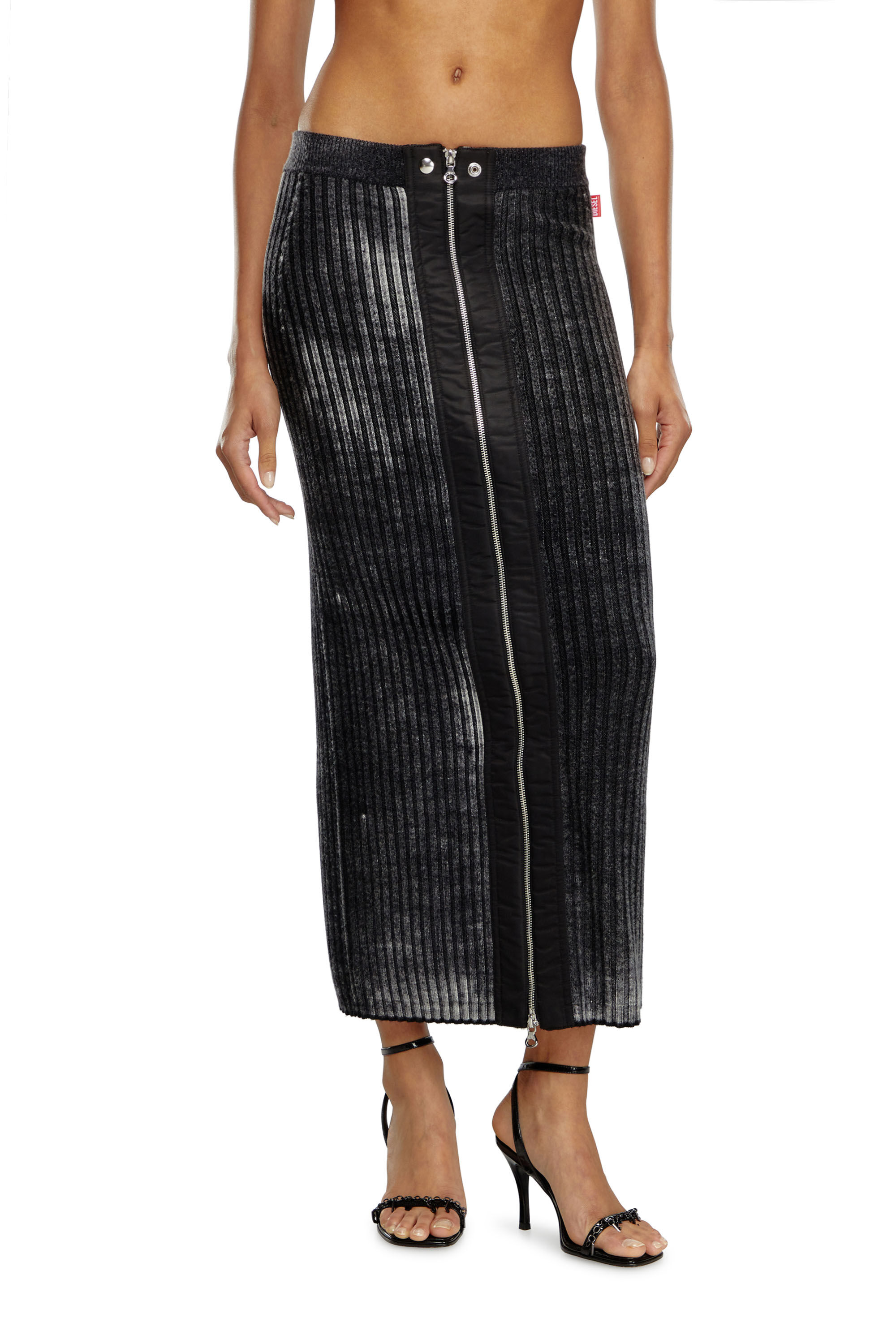 Women's Midi skirt in treated wool knit | Black | Diesel