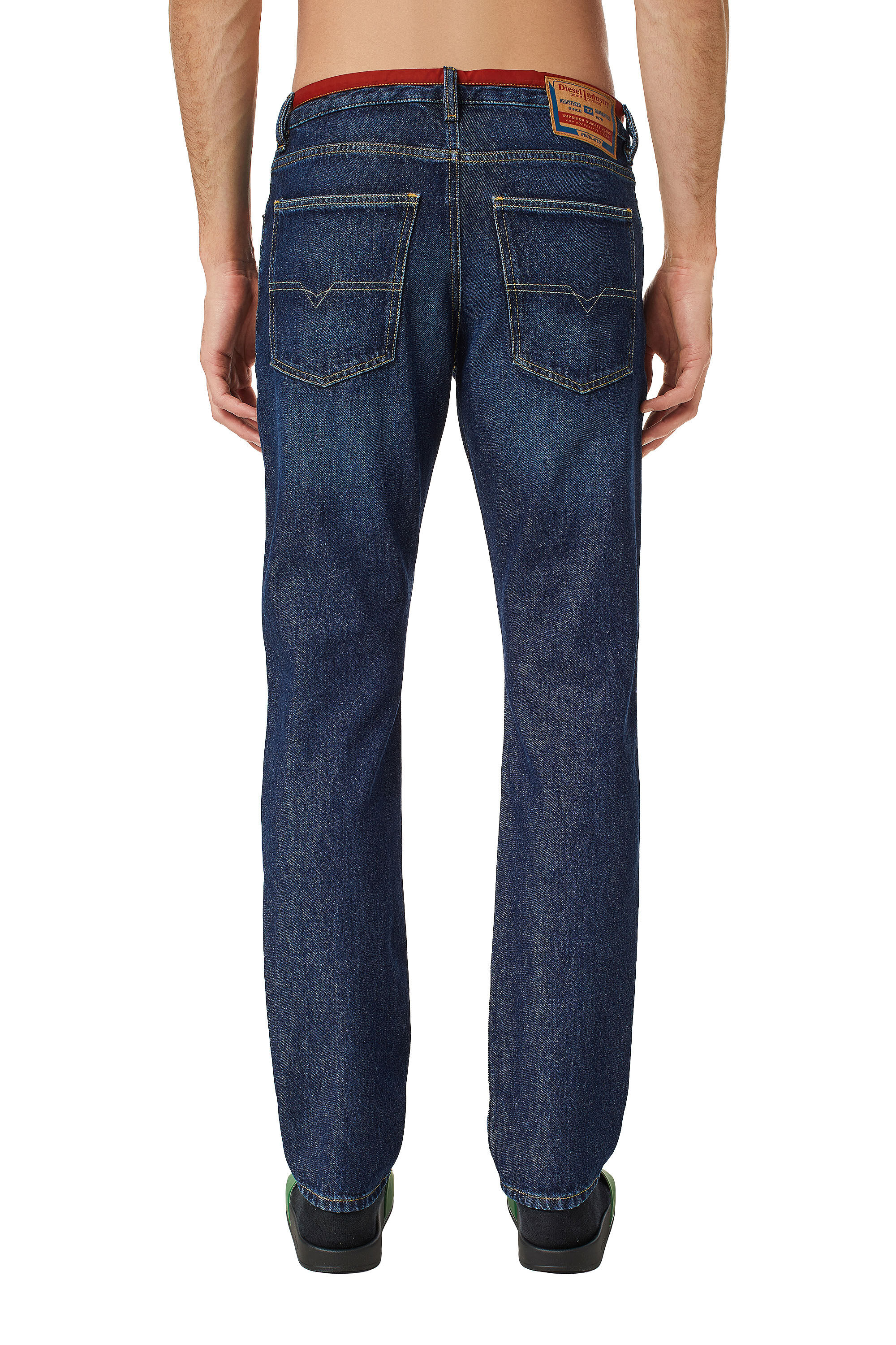 Diesel - 1995 D-Sark 09C88 Straight Jeans, Azul Oscuro - Image 4
