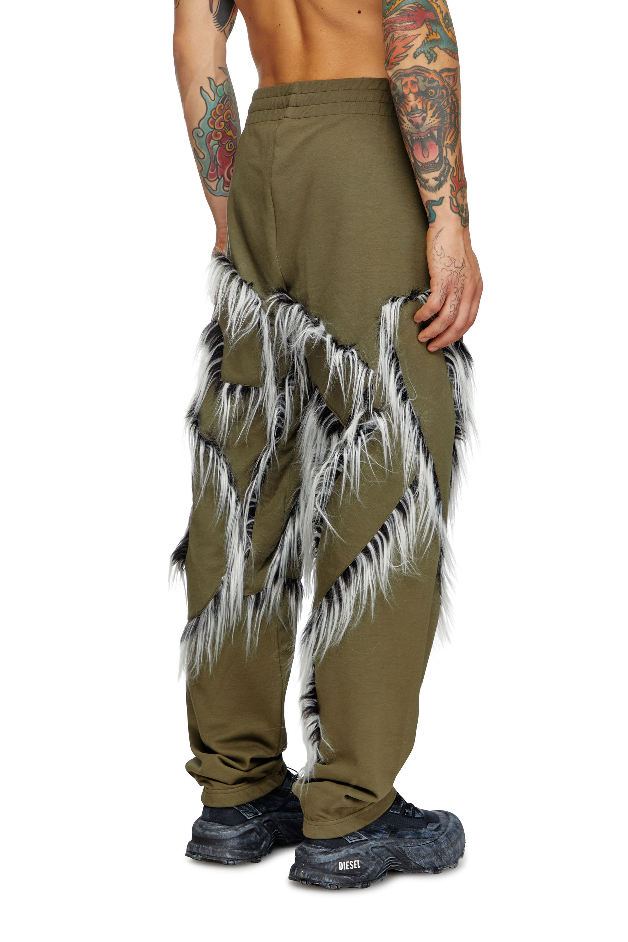 Diesel - P-BIMY-FUR, Pantalones deportivos con logotipo con ribetes de pelo largo Hombre in Verde - 5