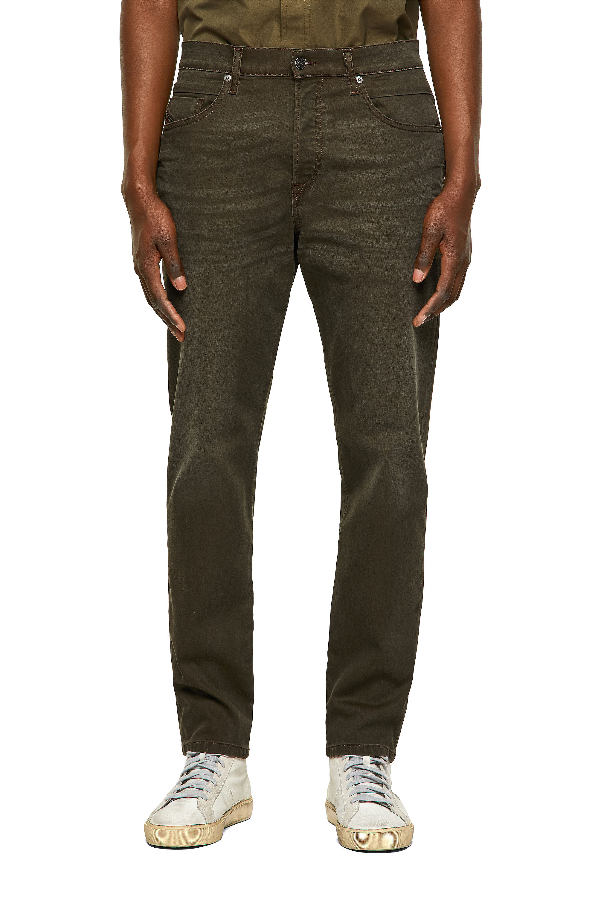 Diesel - D-Fining-Chino 0699P Tapered Jeans, Verde Militar - Image 2
