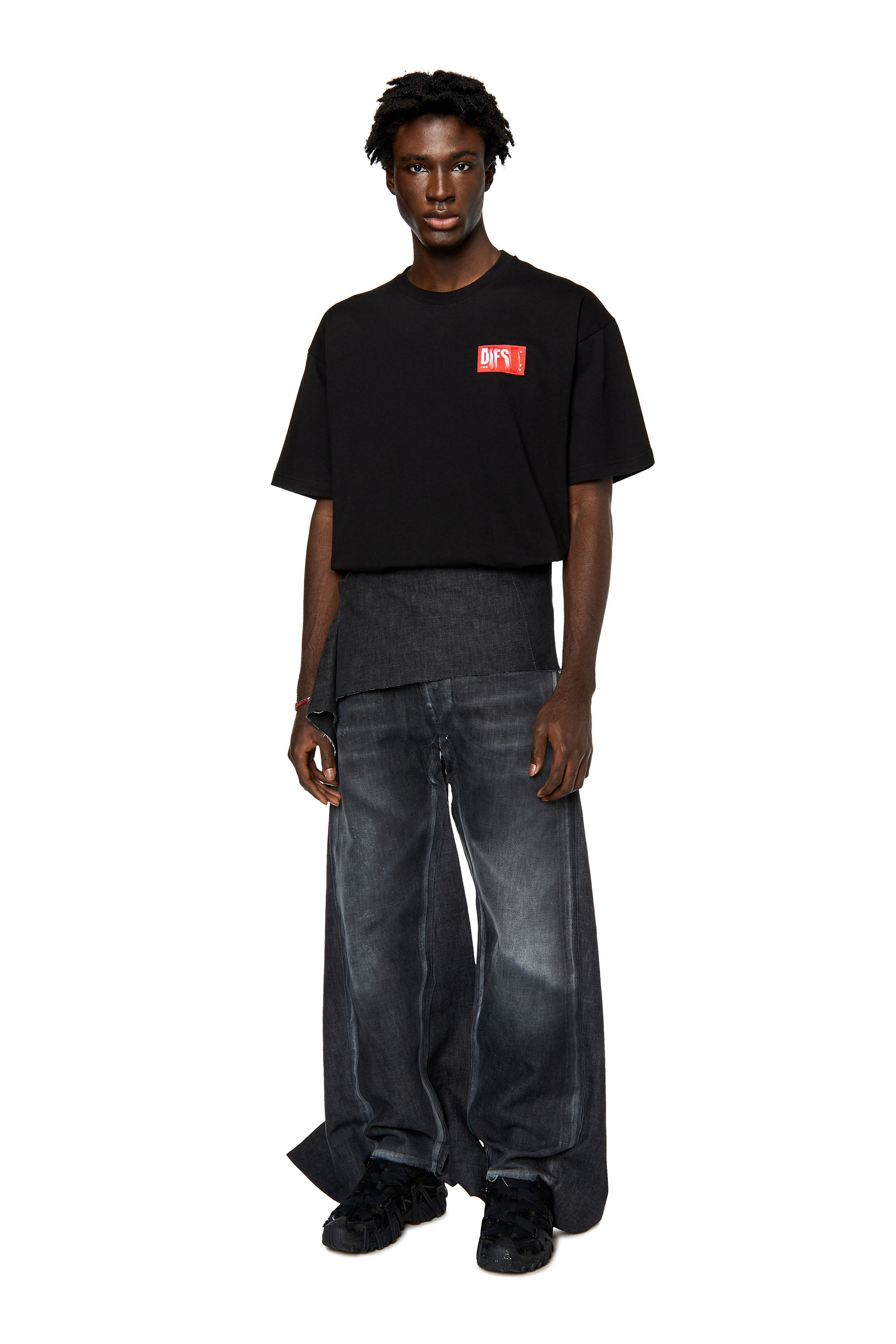 T-NLABEL Man: T-shirt with frayed logo patch | Diesel