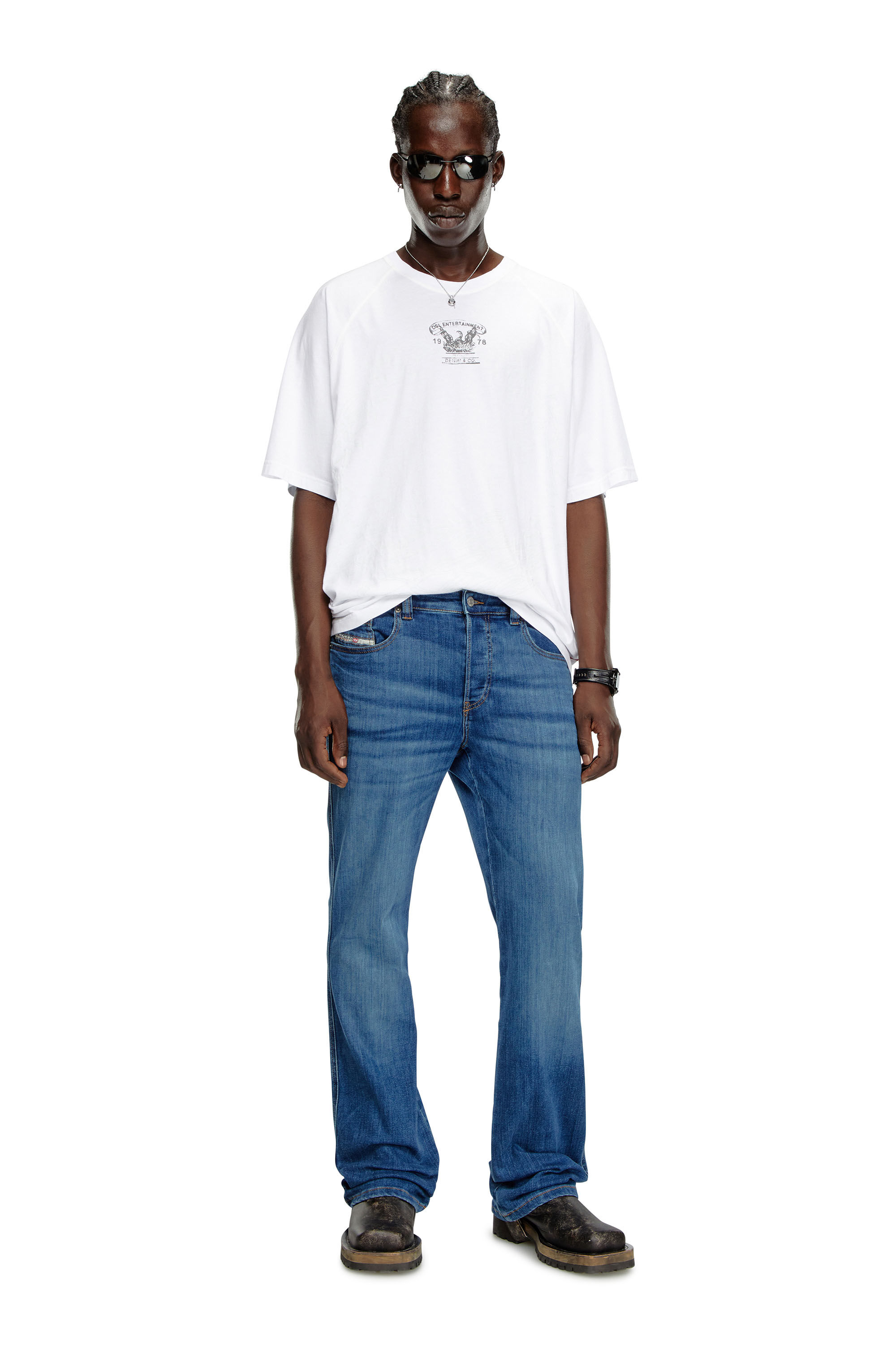 Bootcut with sneakers store