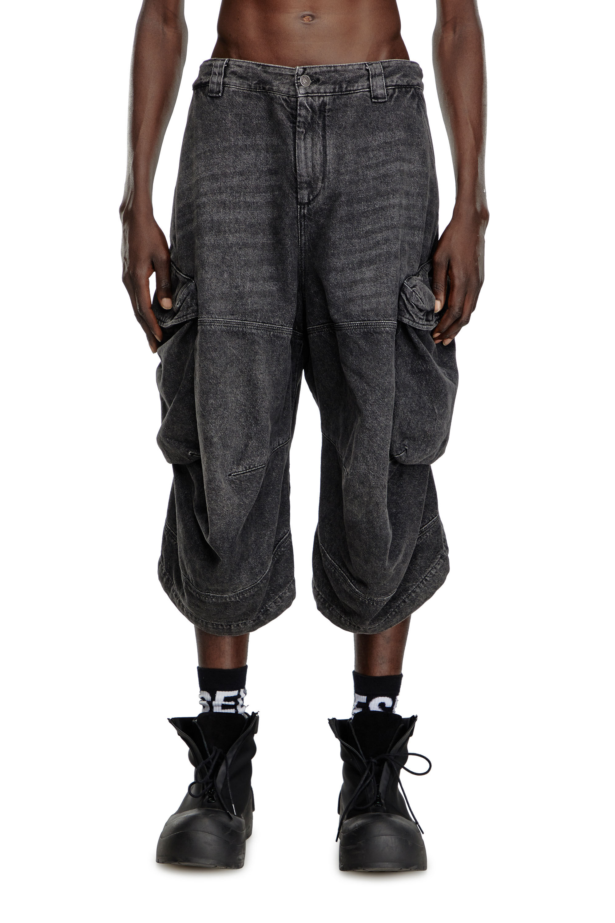 Men's Long shorts in denim with cargo pockets | Black | Diesel