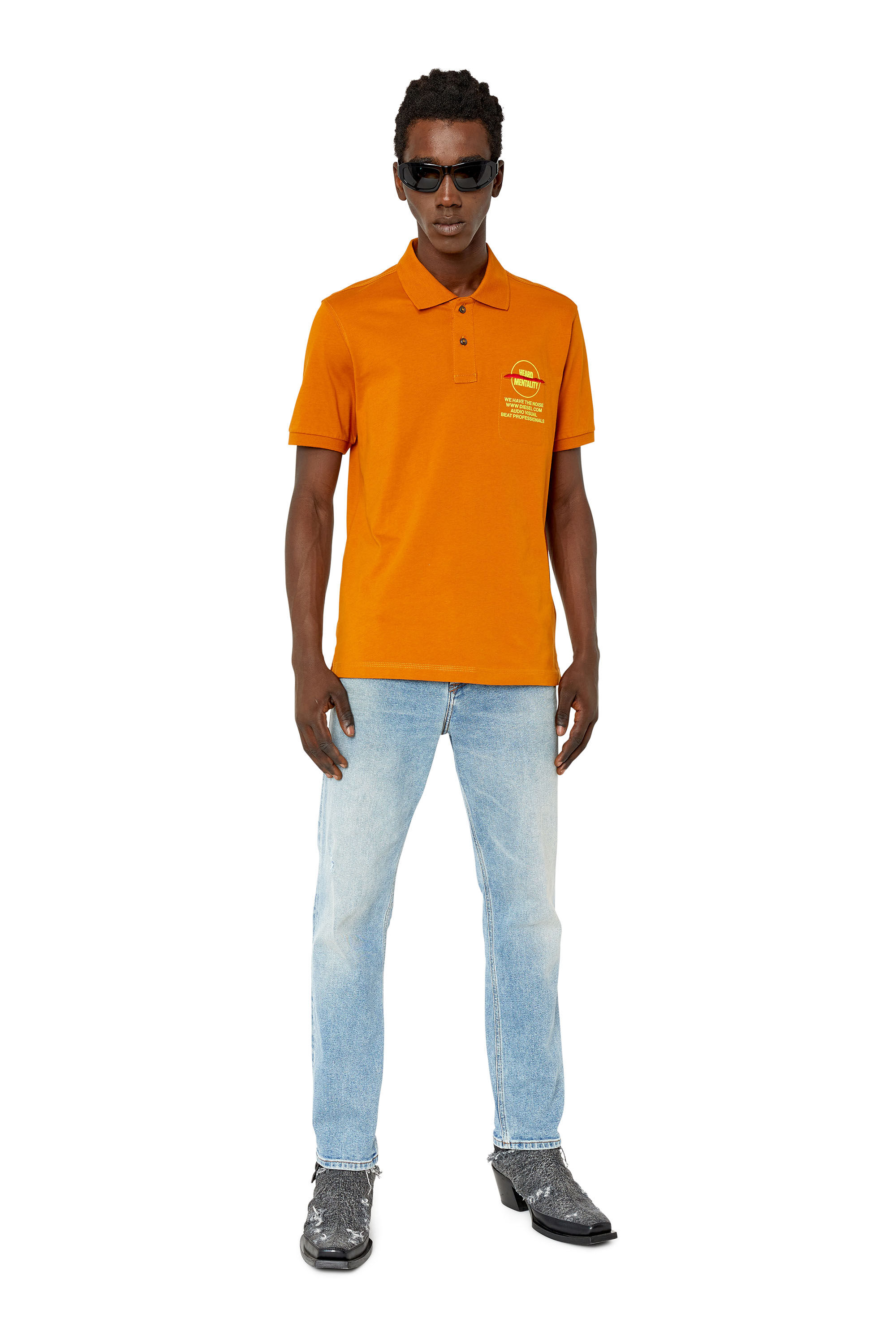 2005 D-FINING Man: tapered with button fly Light blue Jeans