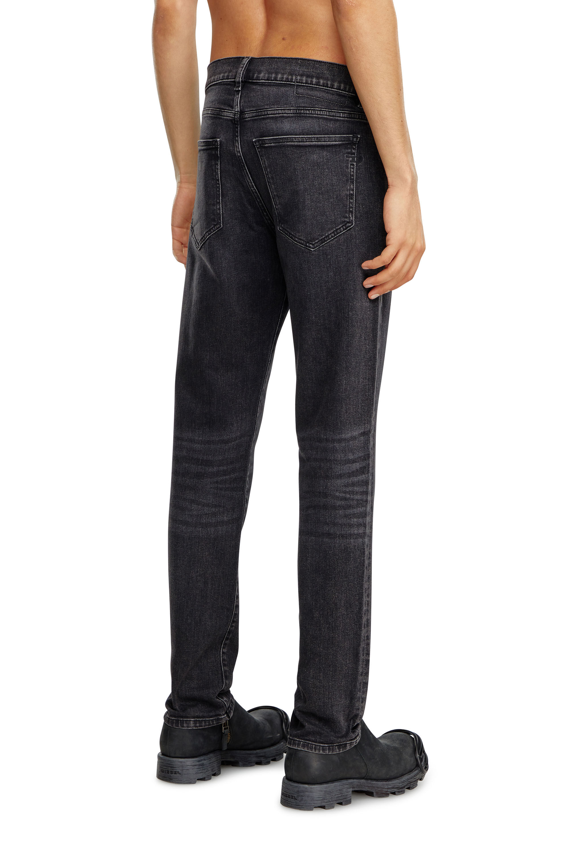 2019 D-STRUKT Man: Slim mid waist Jeans | Black/Dark grey