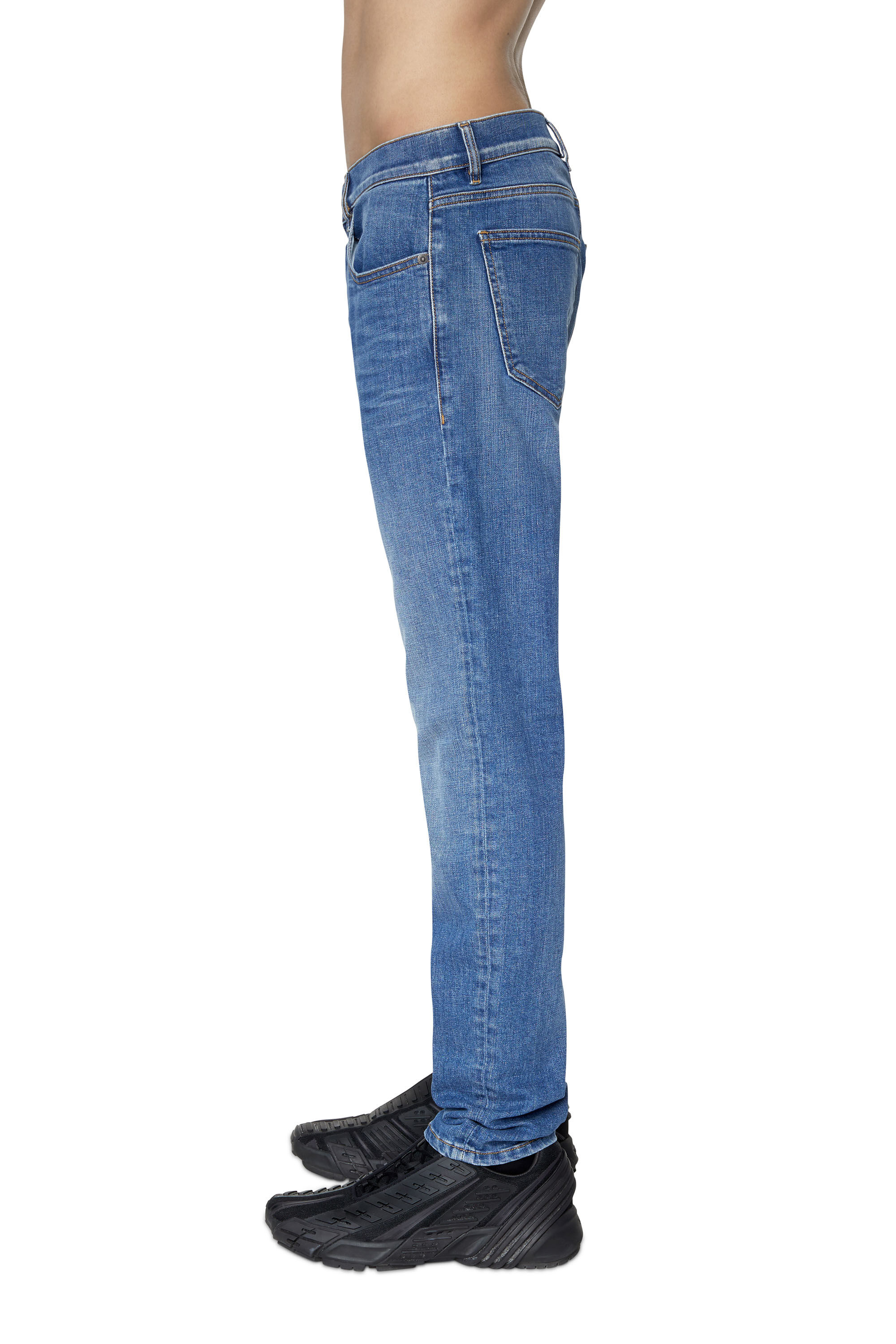 Diesel - 2019 D-Strukt 09D47 Slim Jeans, Azul medio - Image 5