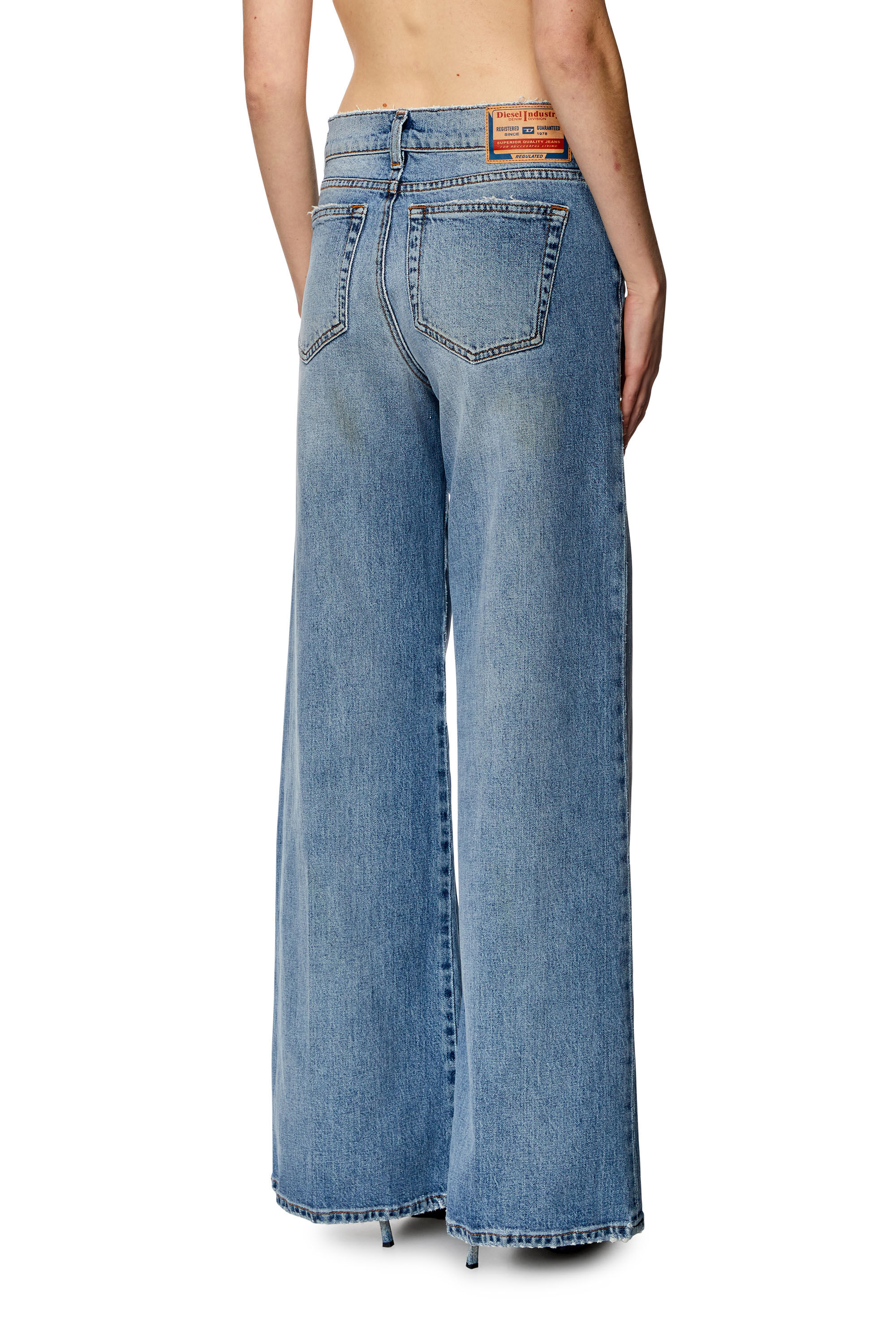 Diesel - Bootcut and Flare Jeans 1978 D-Akemi 0DQAD, Azul Claro - Image 5