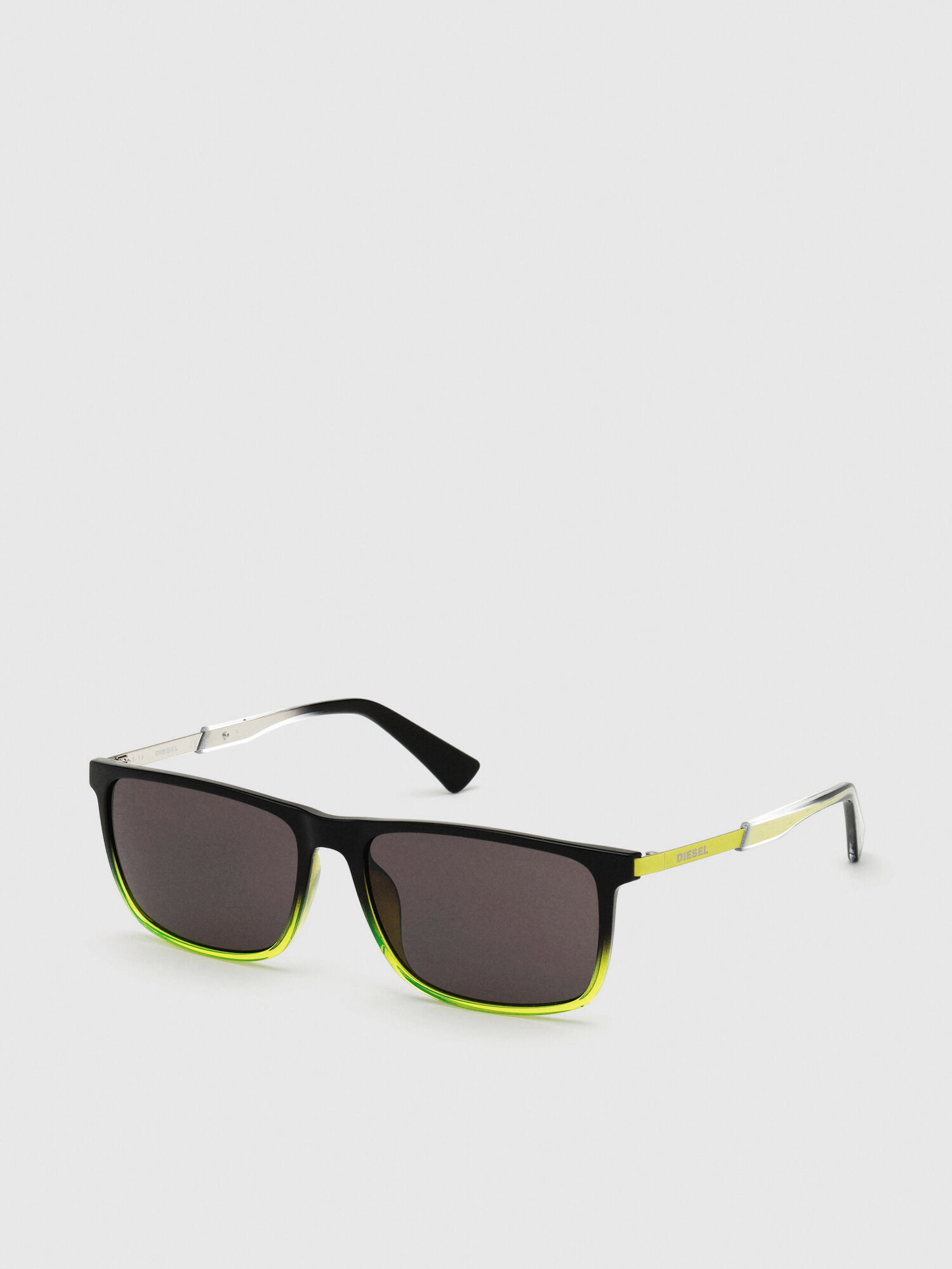 DL0312 Hombre Gafas de sol inyectadas Diesel