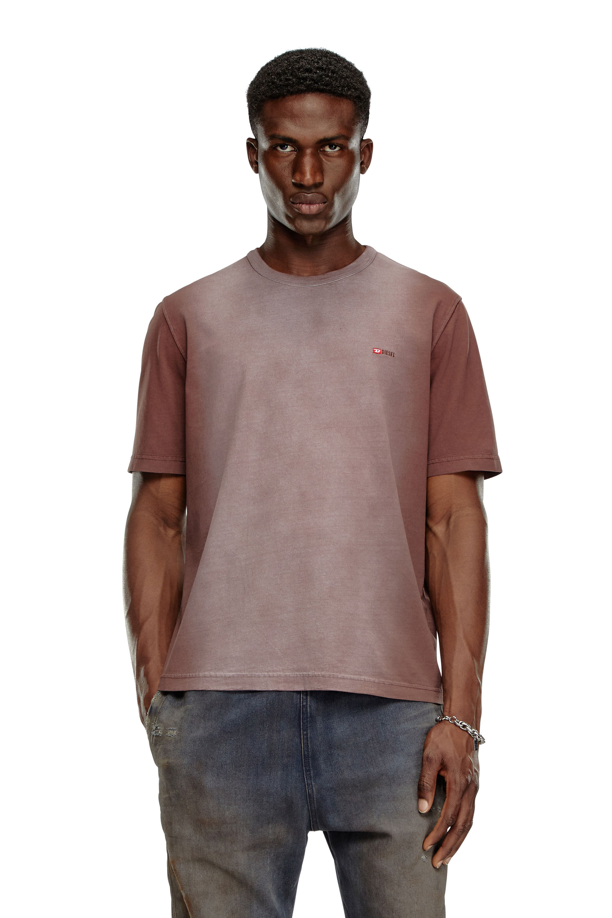 Diesel - T-ADJUST-Q2, Hombre Camiseta en tejido de algodón rociado in Marrón - Image 3